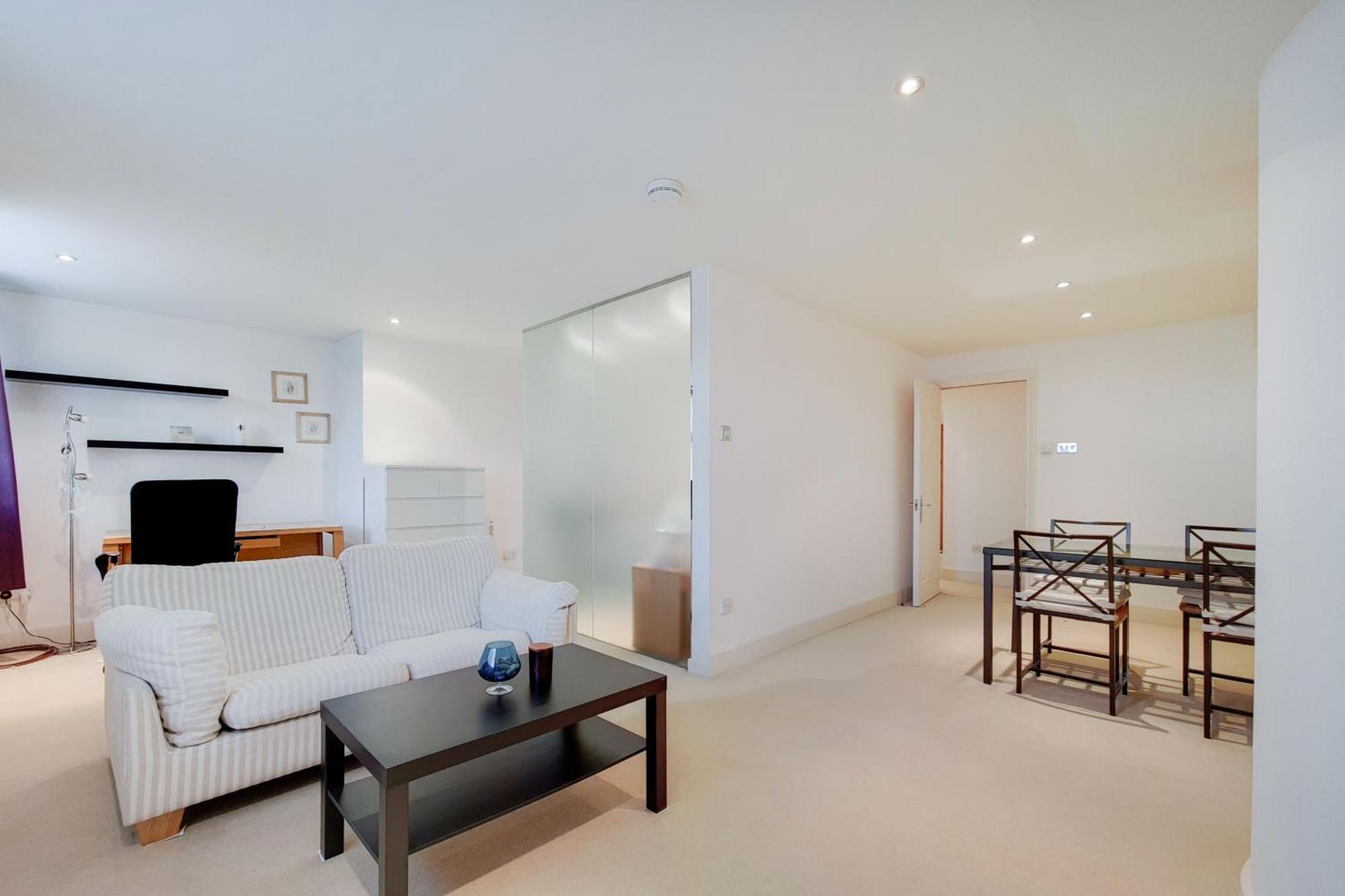 South Kensington - Point West Residences * Londen