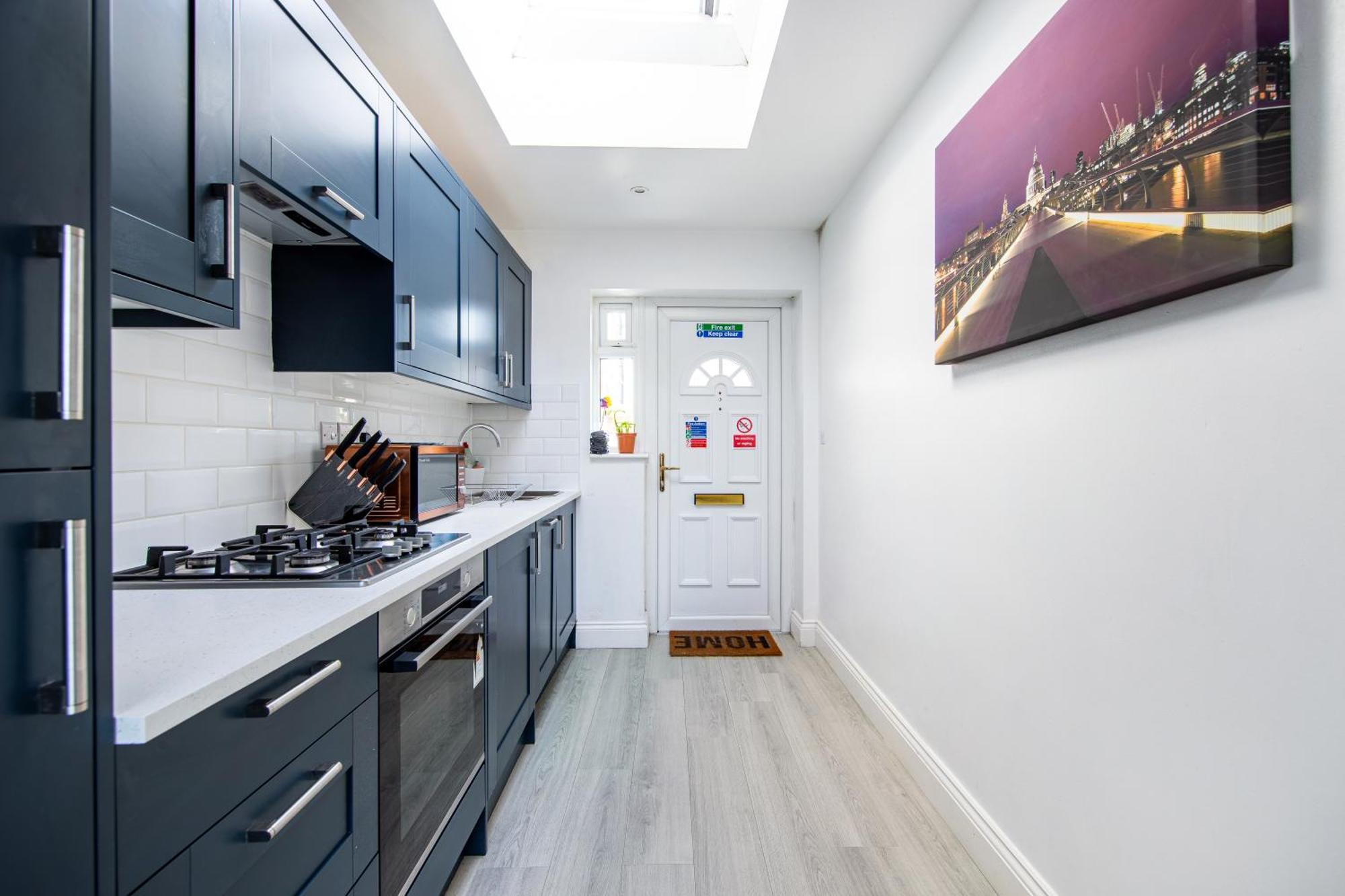 Apartamento Cosy 1 Bed With Free Parking Close To Underground Station Zone 2 For Quick Access To Up To 5 Guests *