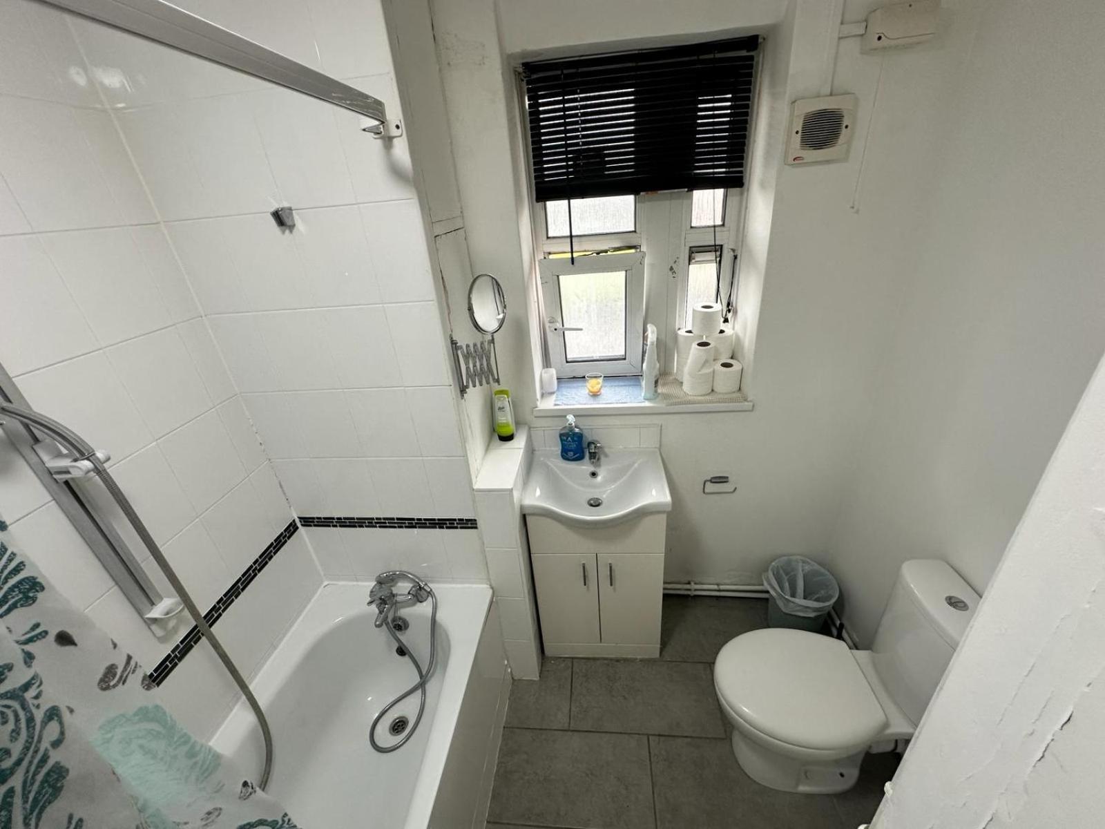 Gjestgiverier Aldgate East R2 London
