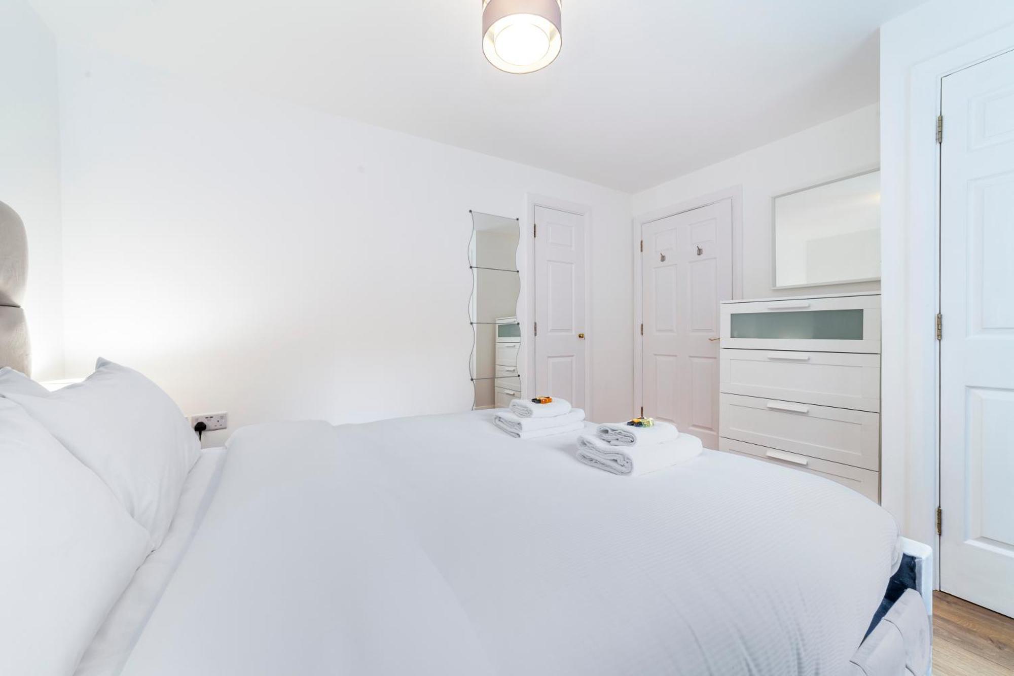 Apartment Charming 1br W Patio In Battersea *