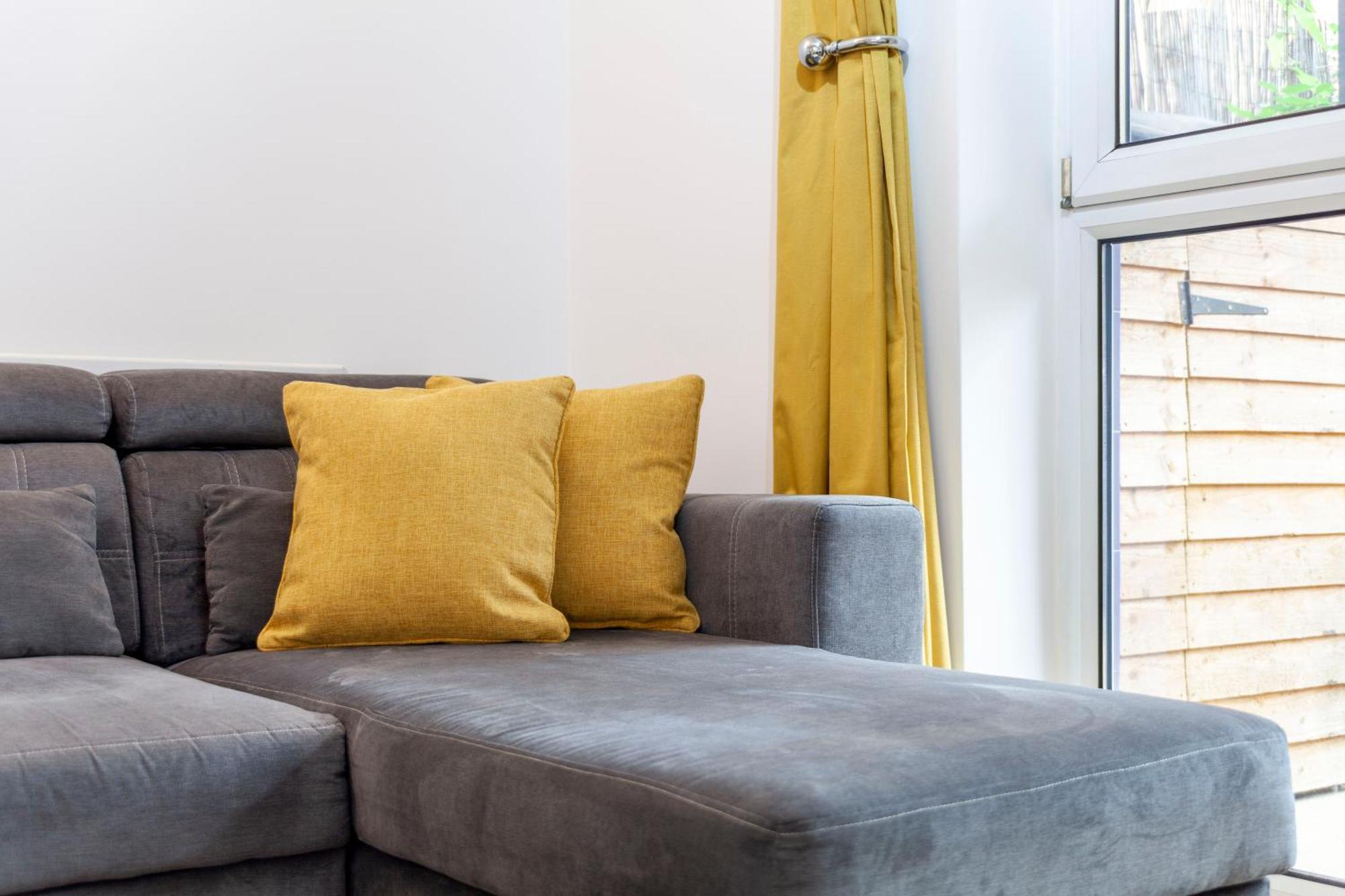 Charming 1br W Patio In Battersea *