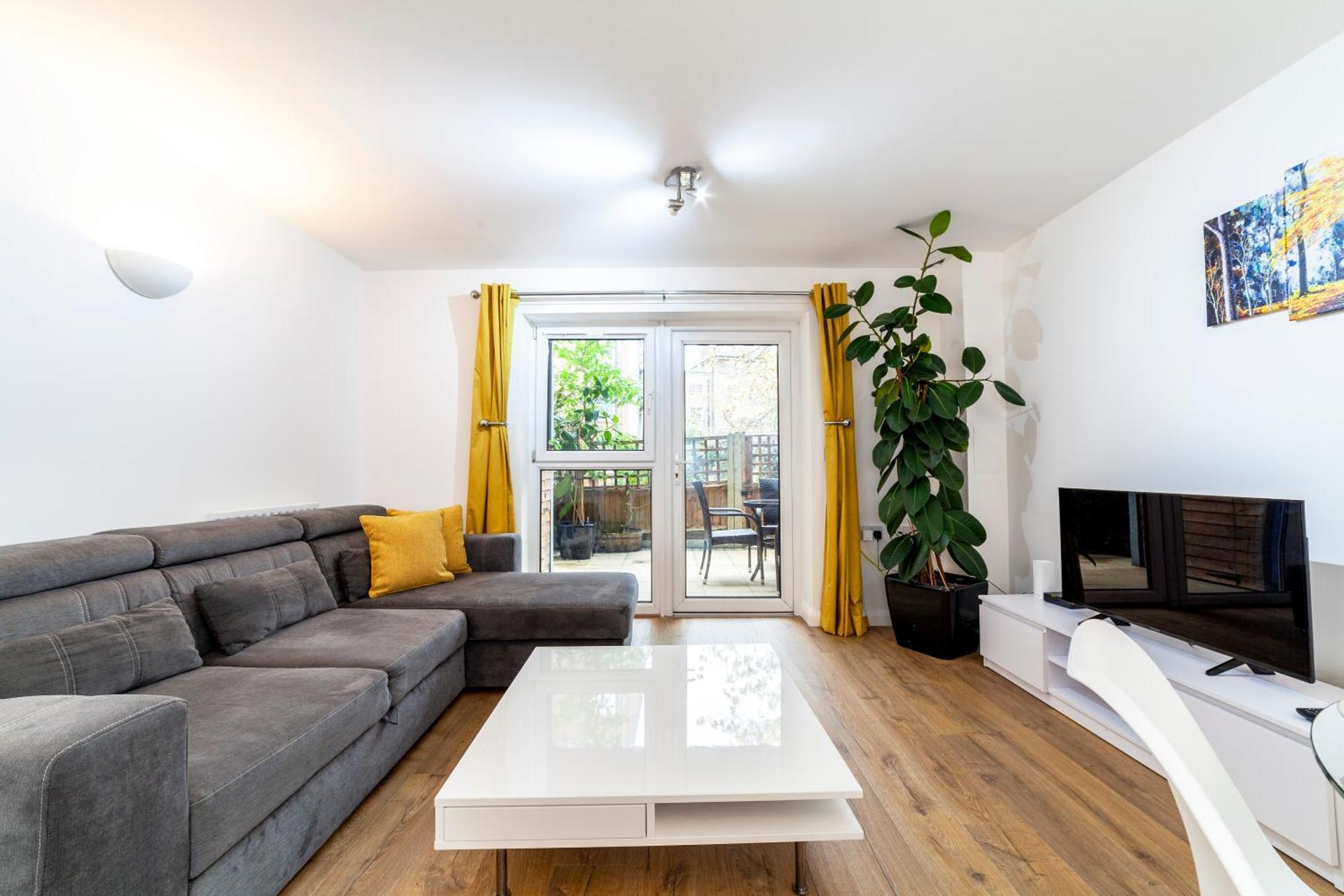 Apartment Charming 1br W Patio In Battersea