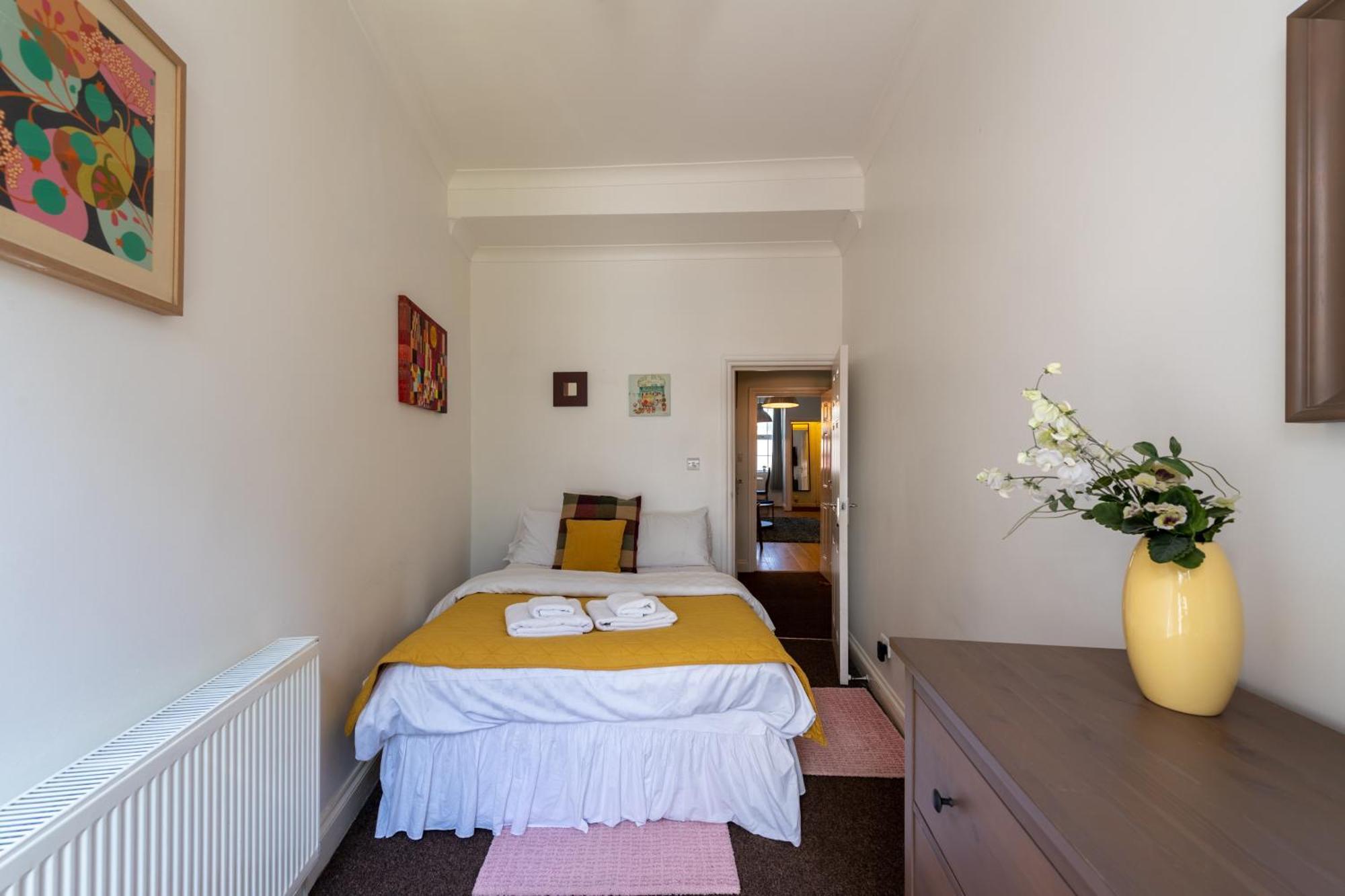 Apartment Spacious Comfy 2br Flat London