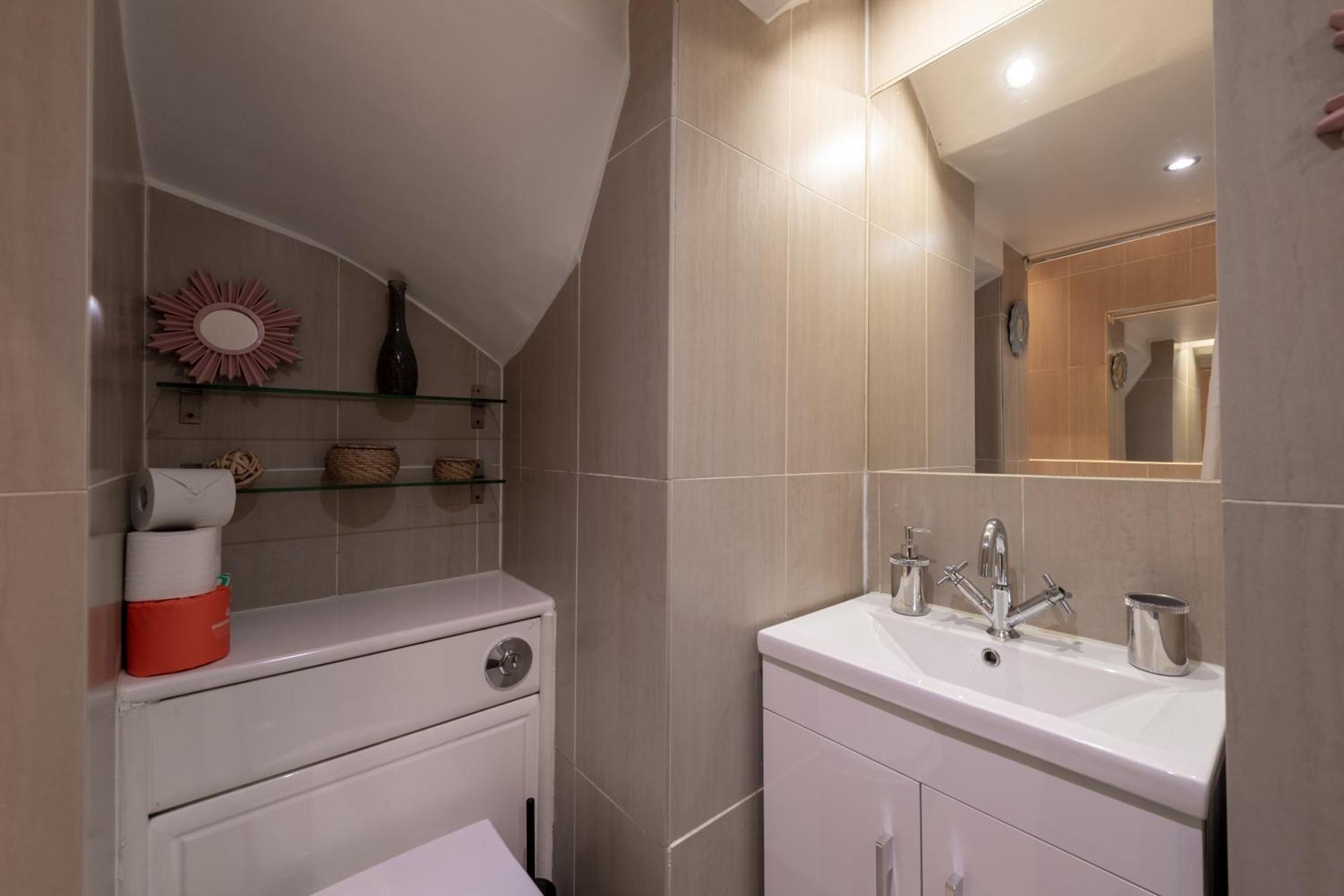 Spacious Comfy 2br Flat Apartment London