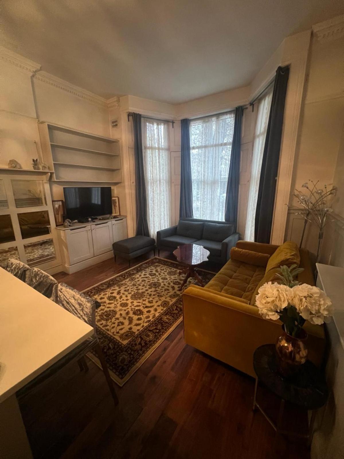 Leilighet Stunning Holland Park 2 Bedroom - Sleeps 6 London
