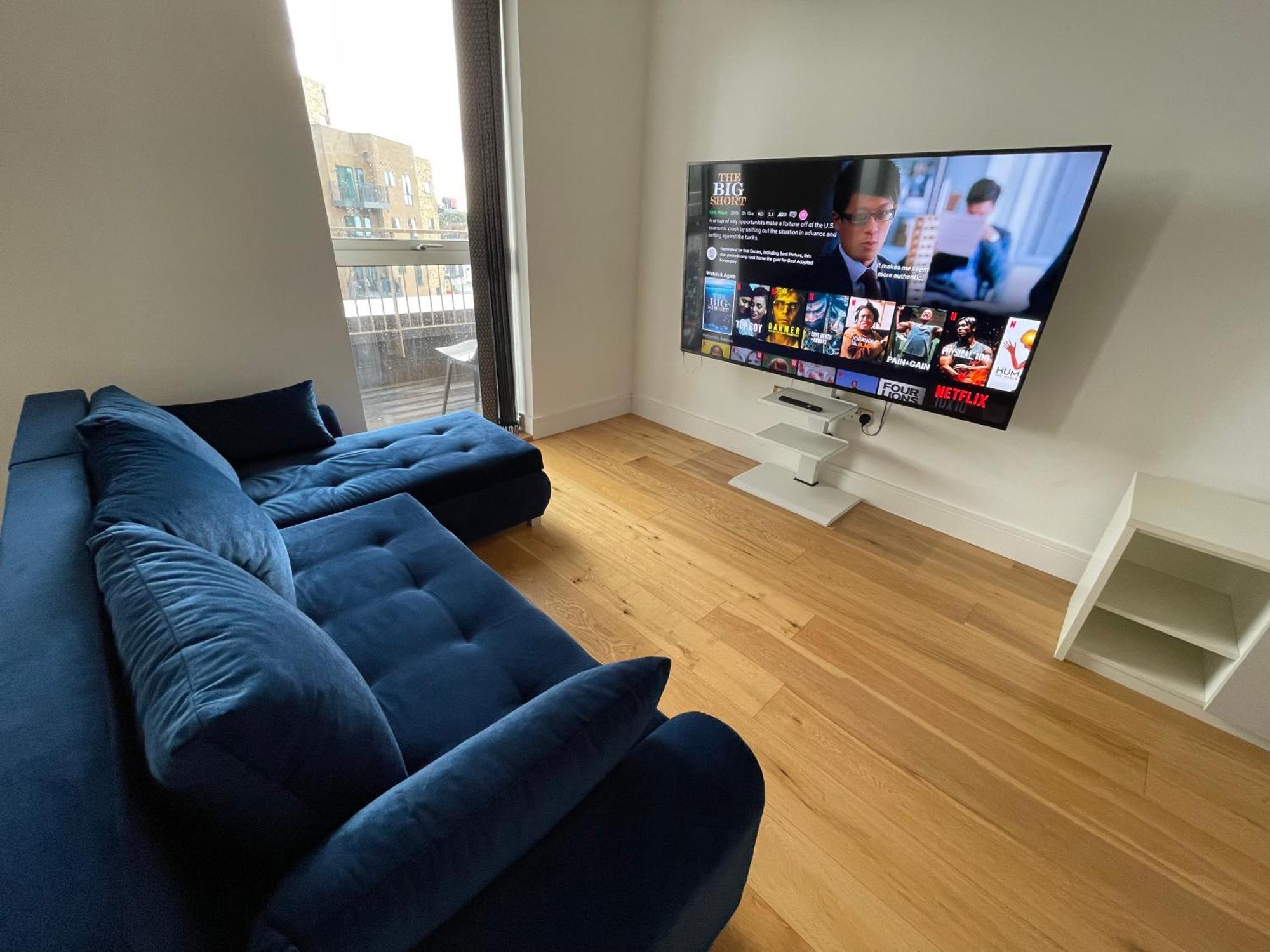 Luxury Floor Penthouse Near Heathrow *