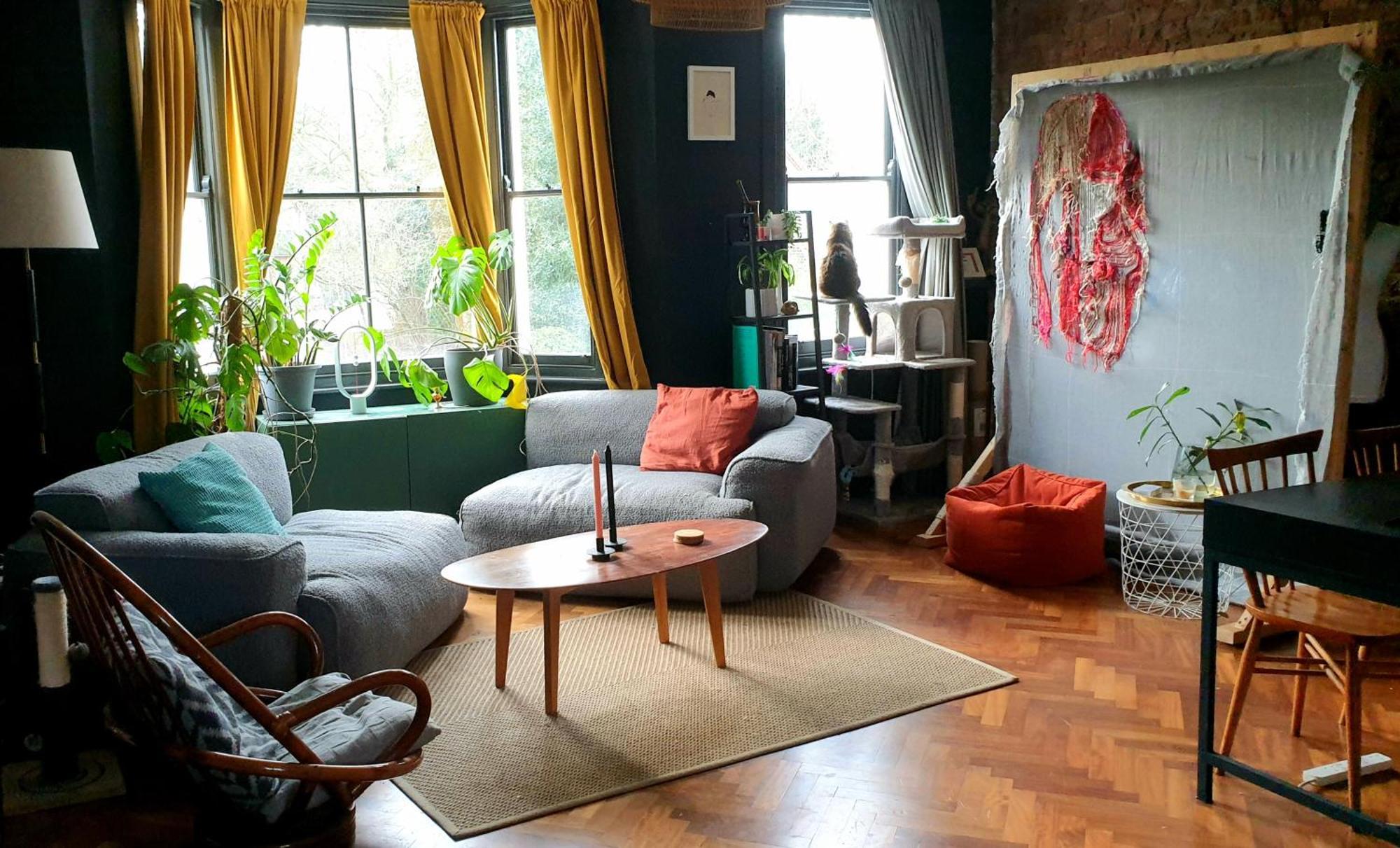 Charming Bedroom In Artist Studio * London