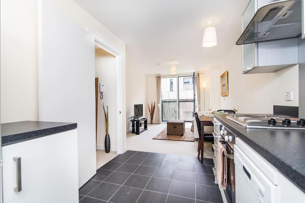Chic Chelsea Stylish 1-bedroom Apartment London
