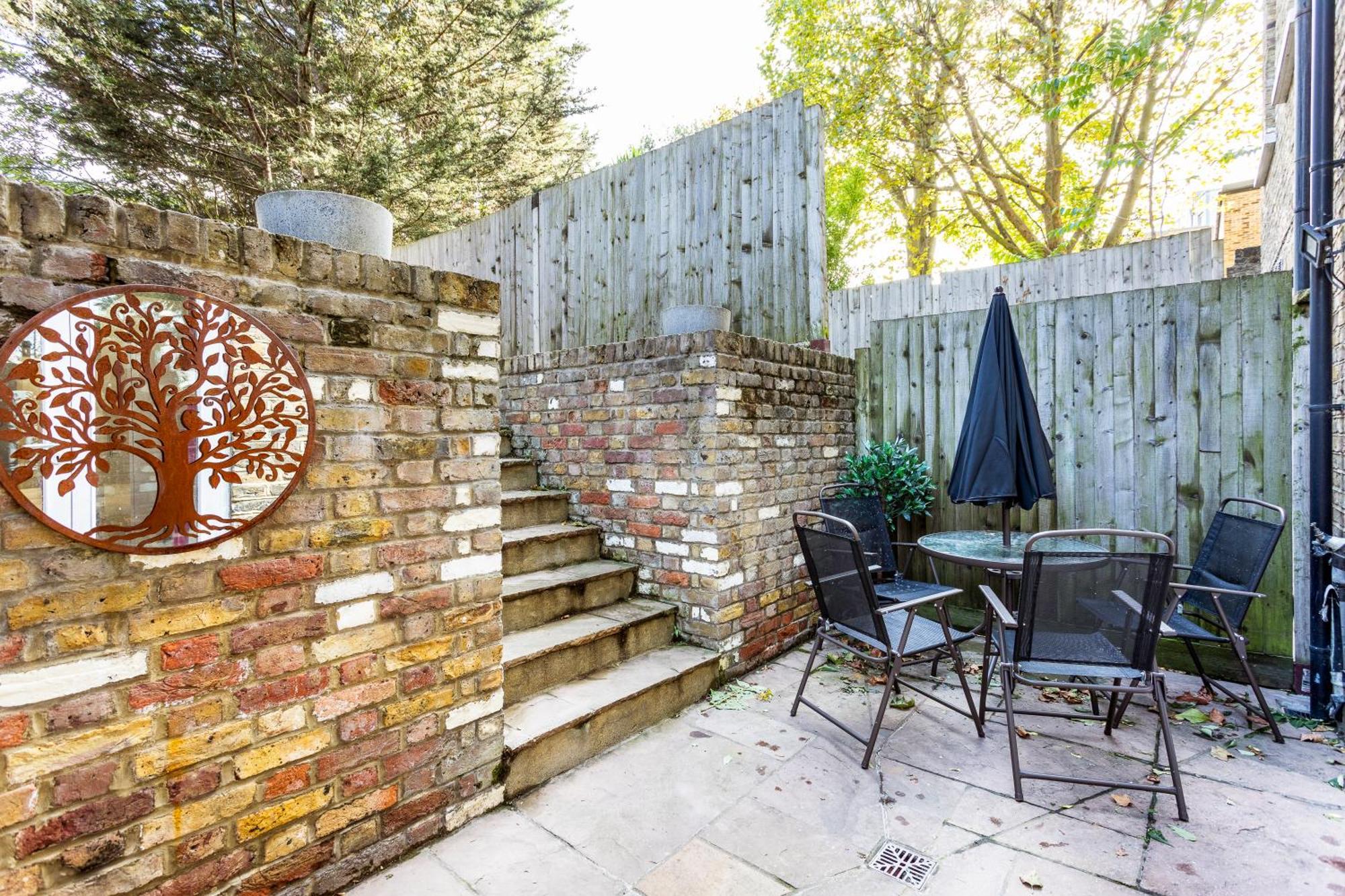 Spacious Clapham Junction Apartment