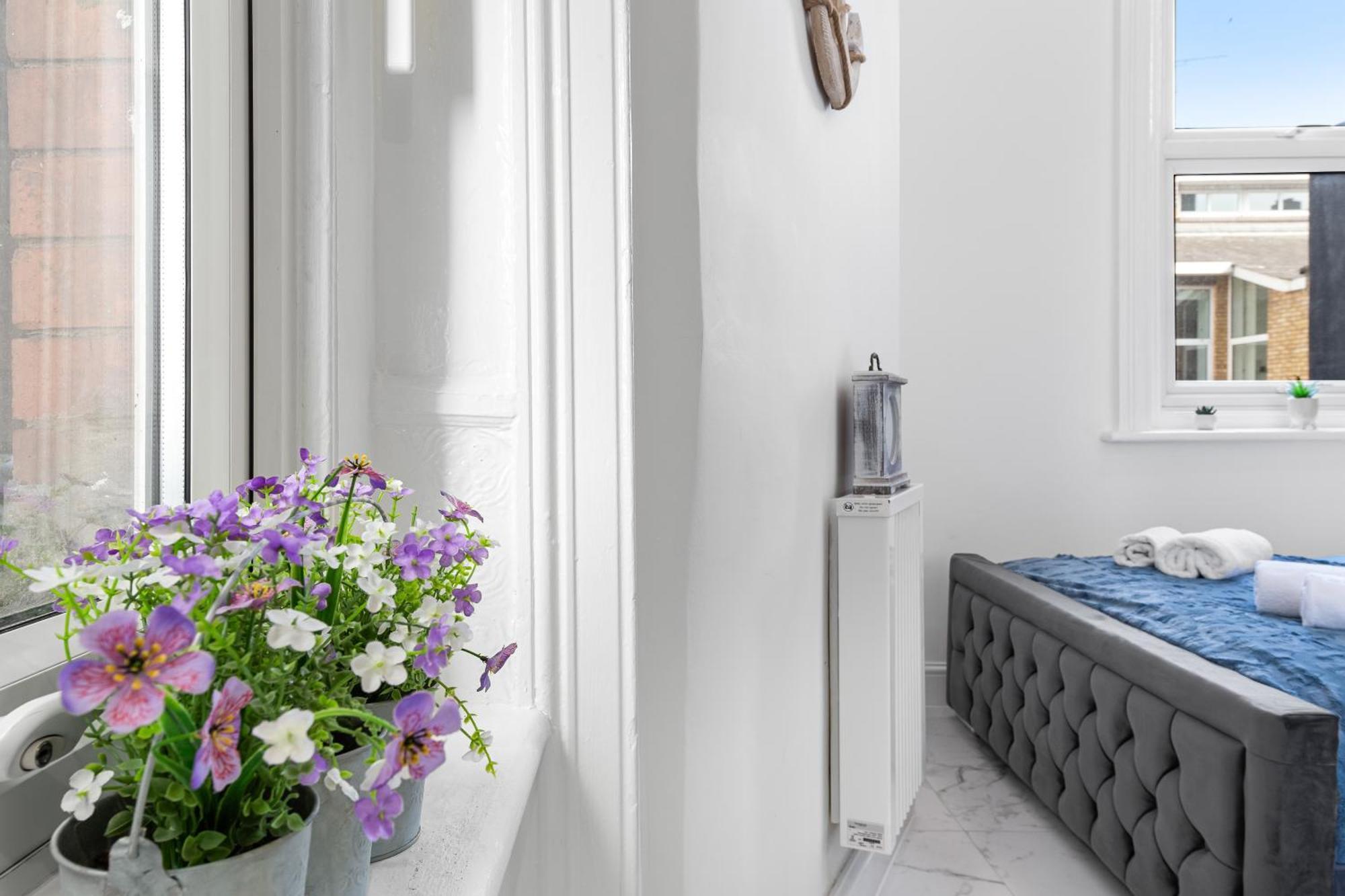 Modern 2 Bedroom Flat - Near Primrose Hill, Camden Market, Regent's Park - Good Links To Kings Cross, Euston, Finchley Road Station - Nw3 * Londen