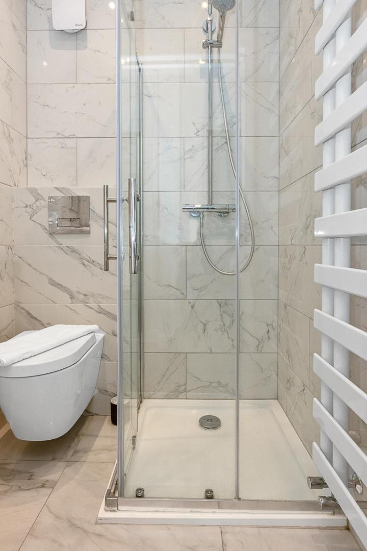 Apartment Outstanding 2 Bed In Camden Sleeps 6 *