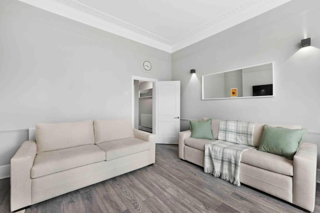 Chiswick Park Acton Town Garden * London