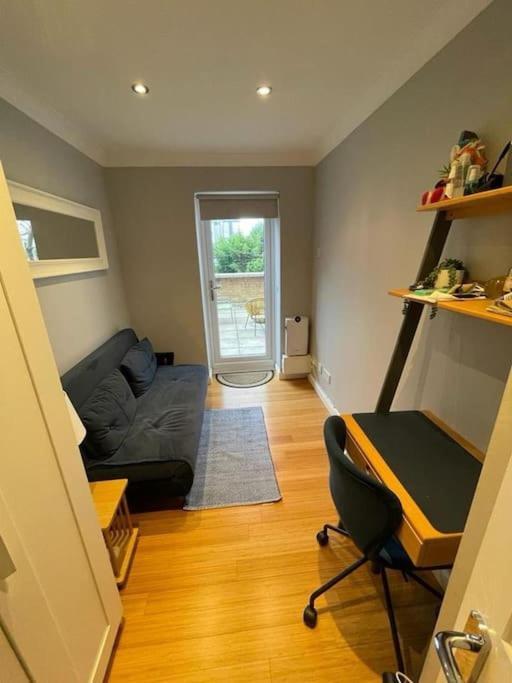 Flat In - Close To Excel Leilighet