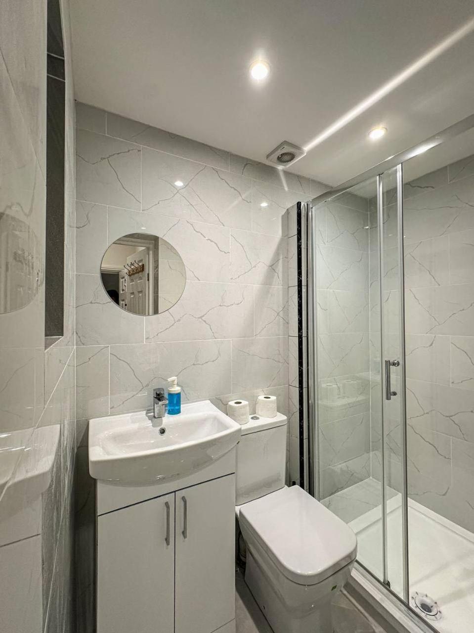 Flat In Ealing Broadway
