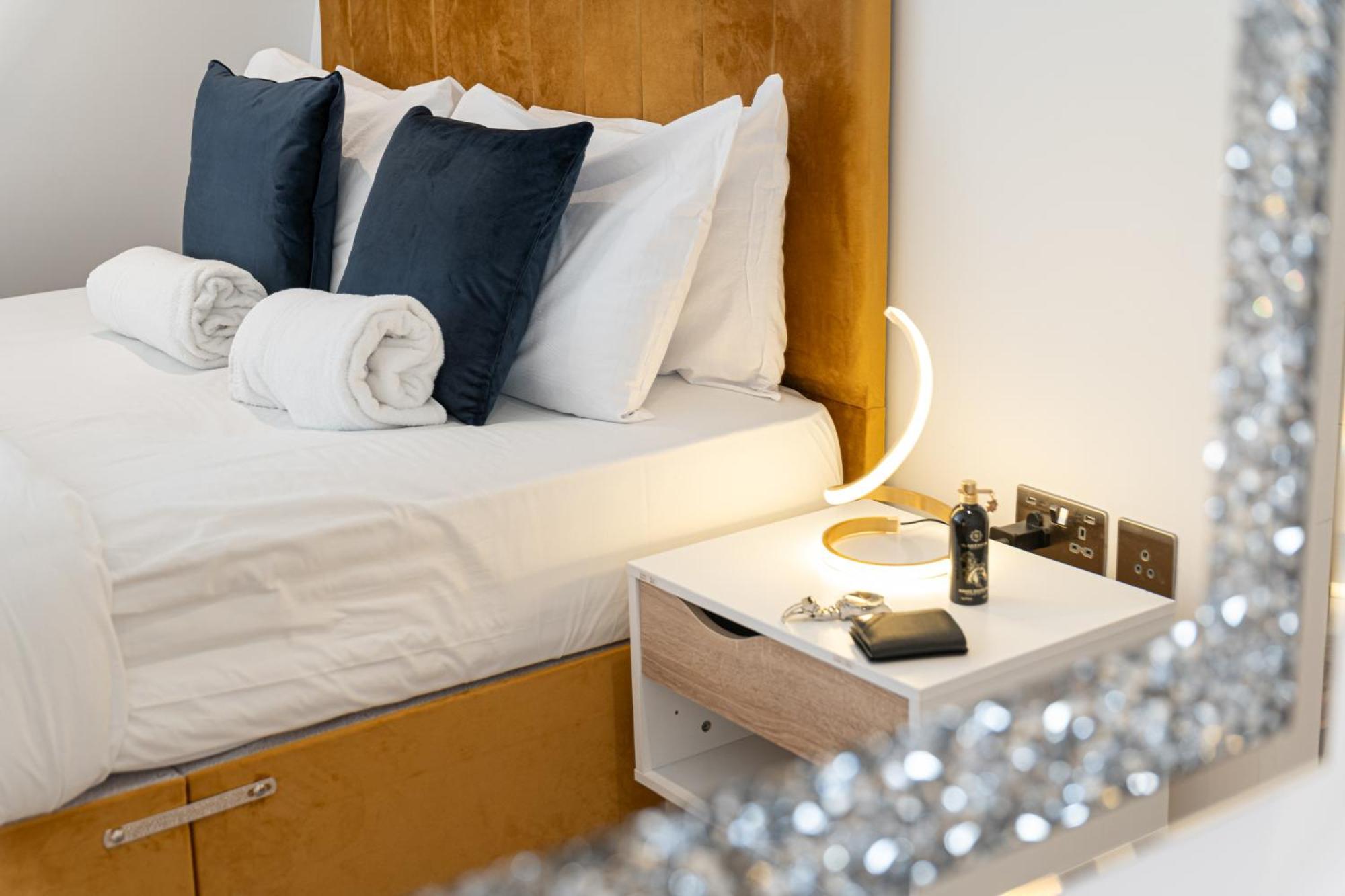 Stunning 1-bedroom Penthouse In Marble Arch 72 Leilighet *