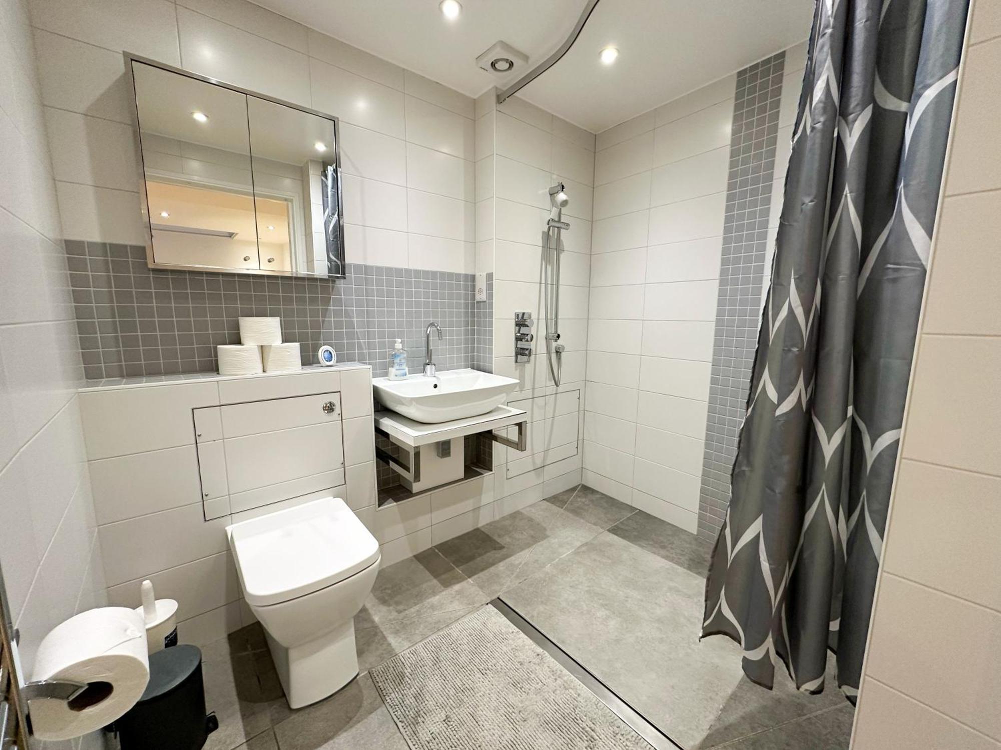 Chic 3 Bedroom Flat With Private Terrace In Holloway Near Finsbury Park * London