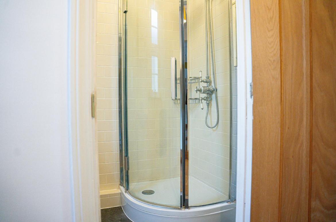 Away From - Spacious 3 Bed * London