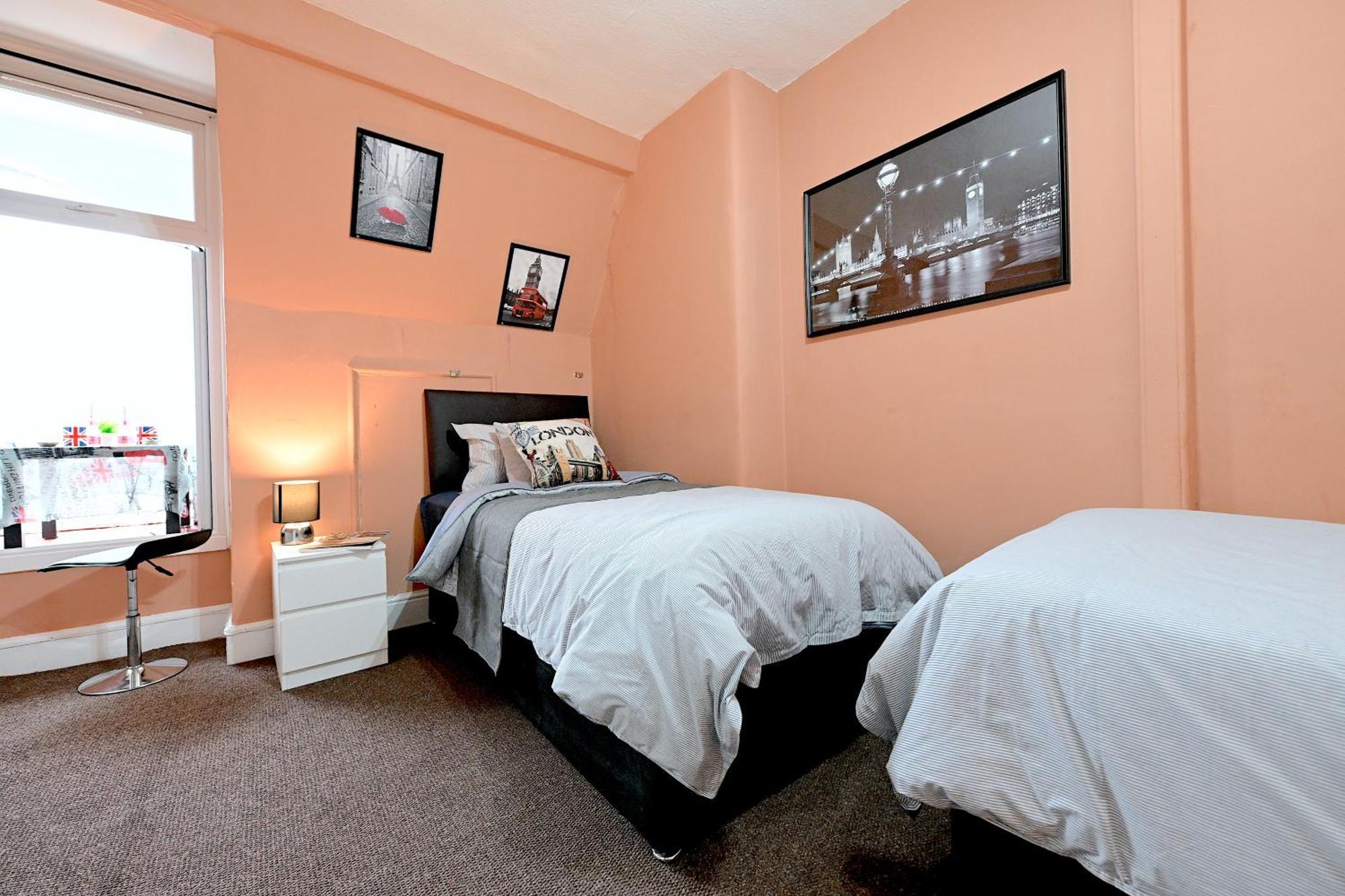 Stunning 3 Bedroom Serviced Flat In North London