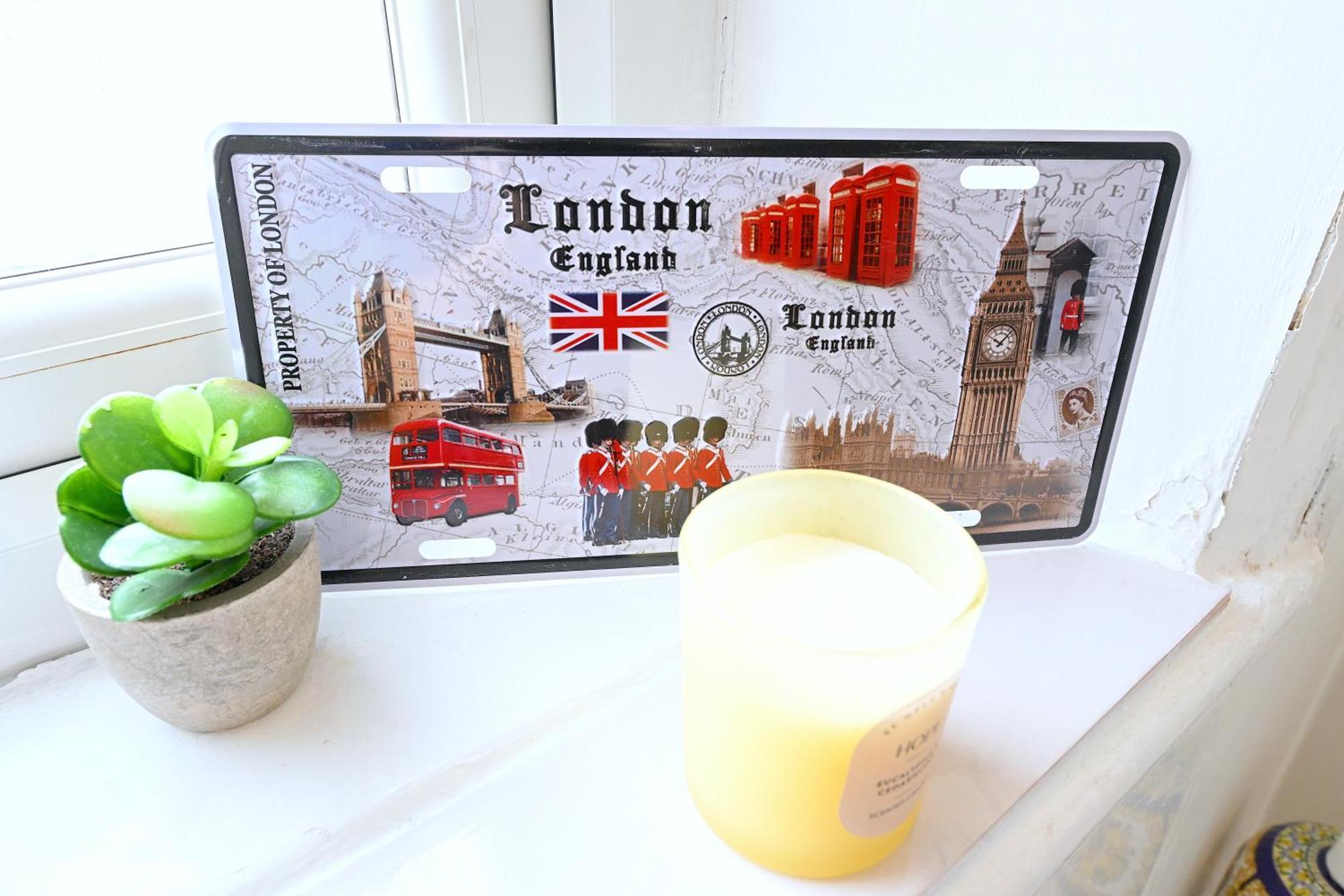 Stunning 3 Bedroom Serviced Flat In North Apartment *