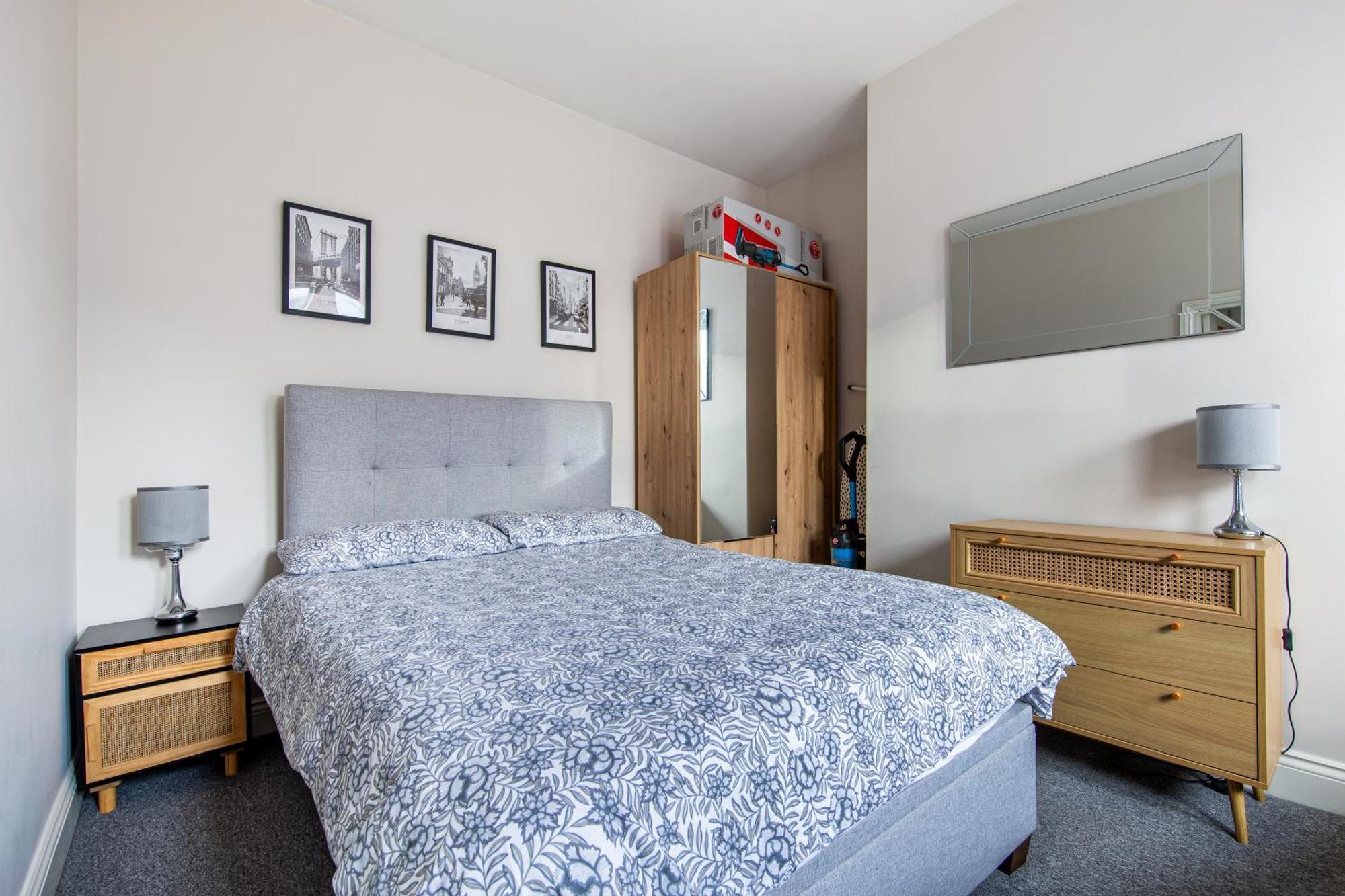 Cosy 1 Bed With Free Parking Close To Underground Station Zone 2 For Quick Access To Up To 5 Guests Londres