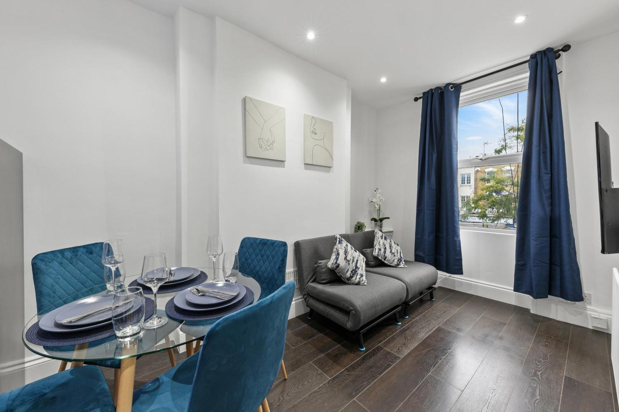 Cosy 1 & 2 Bedroom Zone 1 * London