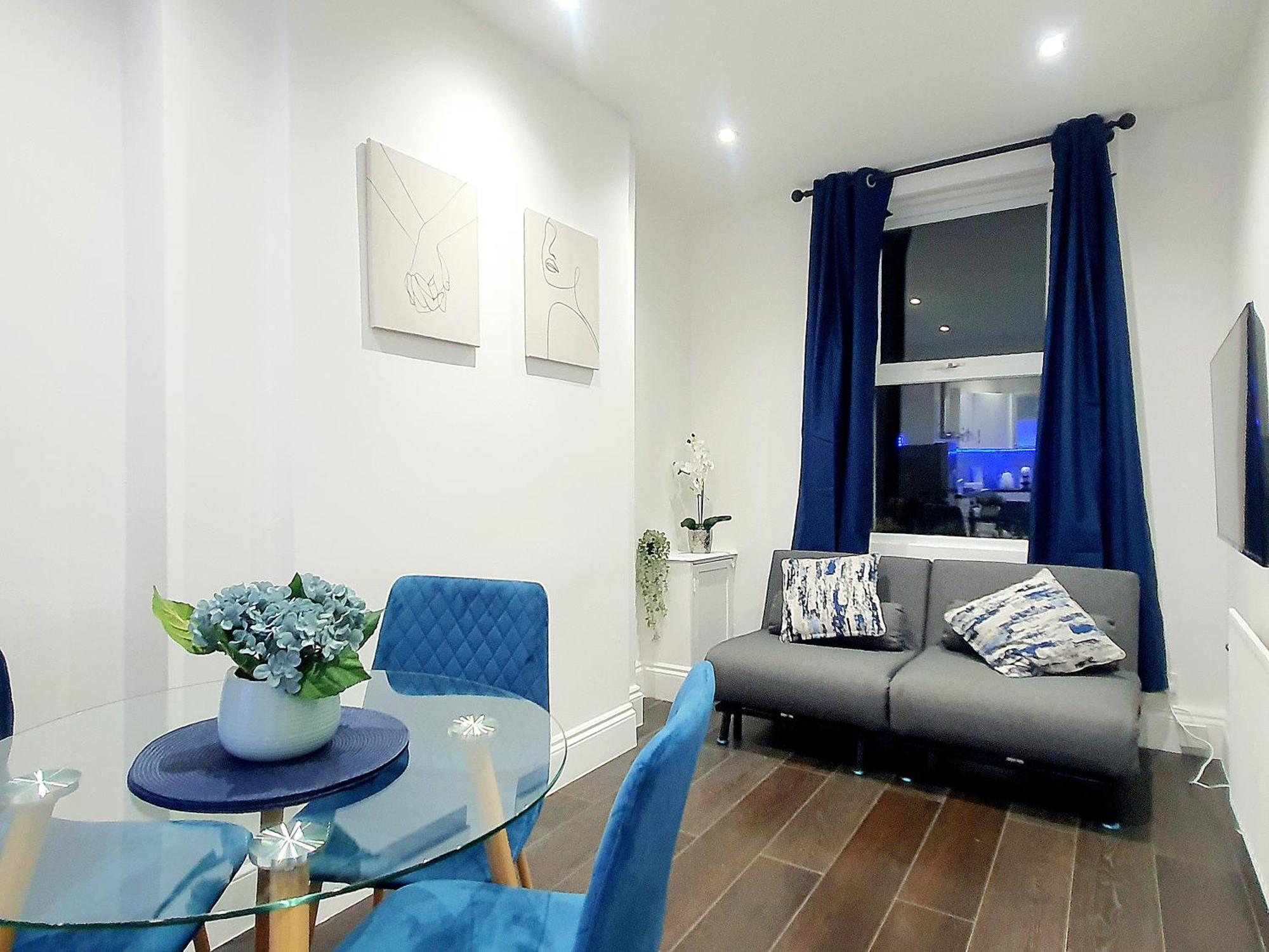 Cosy 1 & 2 Bedroom Zone 1