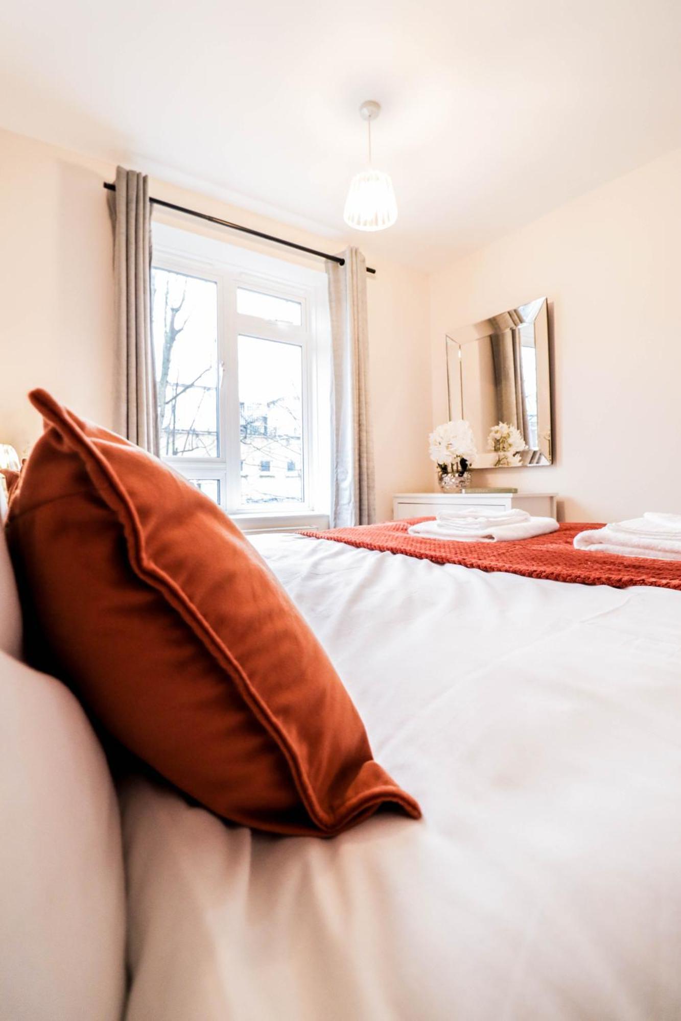 Apartment Bright And Well-kept 2 Bed Flat! Russell Square
