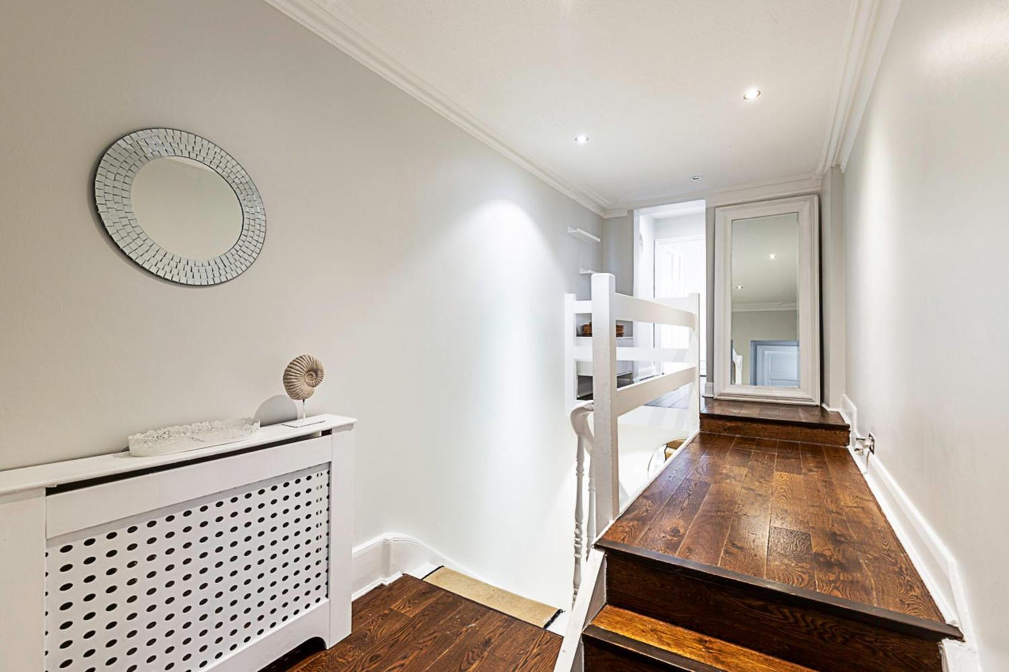 Contemporary And Spacious Kensington London