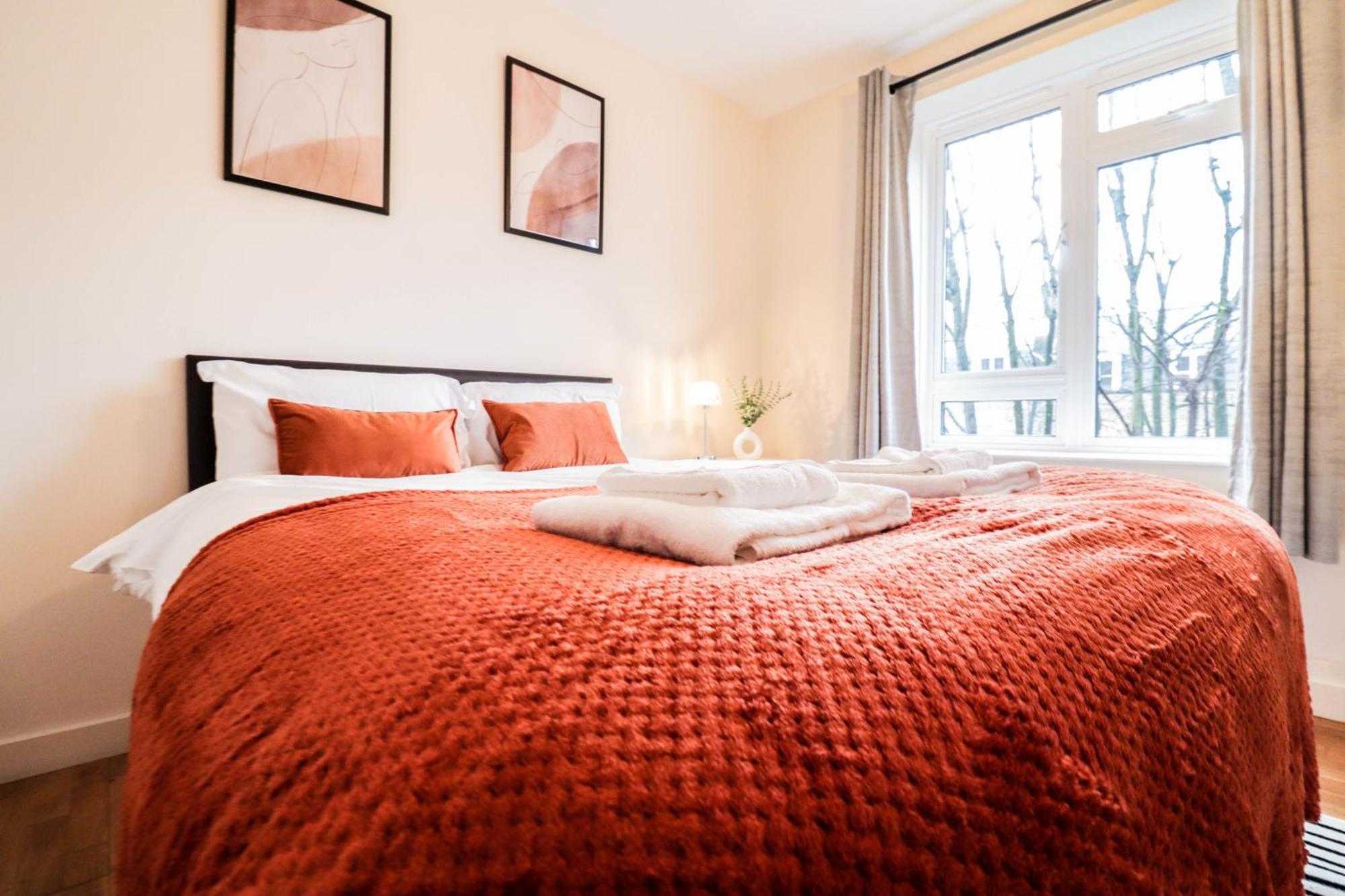 Bright And Well-kept 2 Bed Flat! Russell Square
