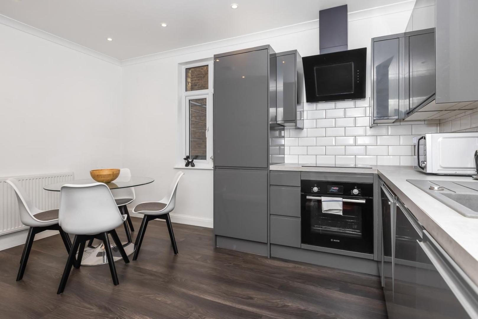 Outstanding 2 Bed In Camden Sleeps 6 Apartment