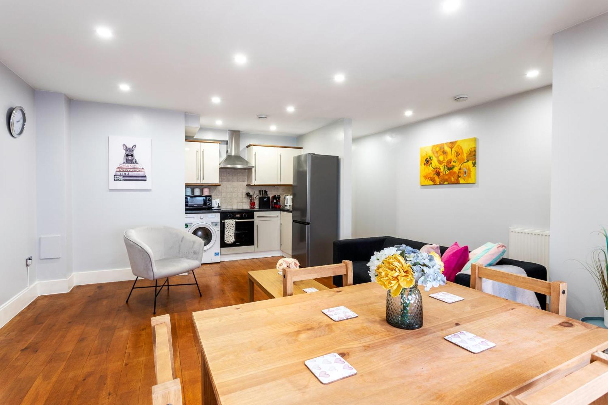 Spacious Clapham Junction Apartment London