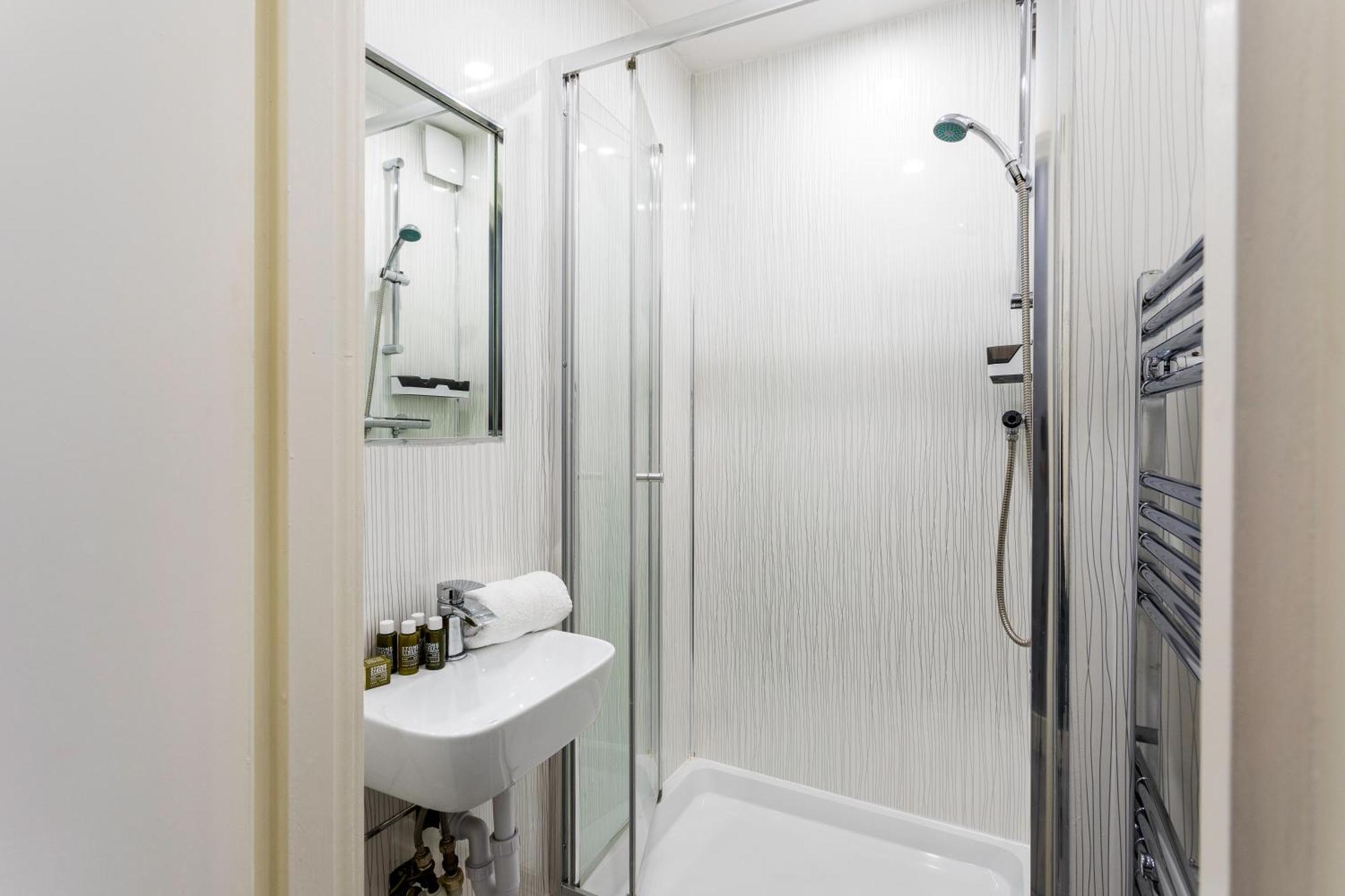 Spacious Clapham Junction Apartment