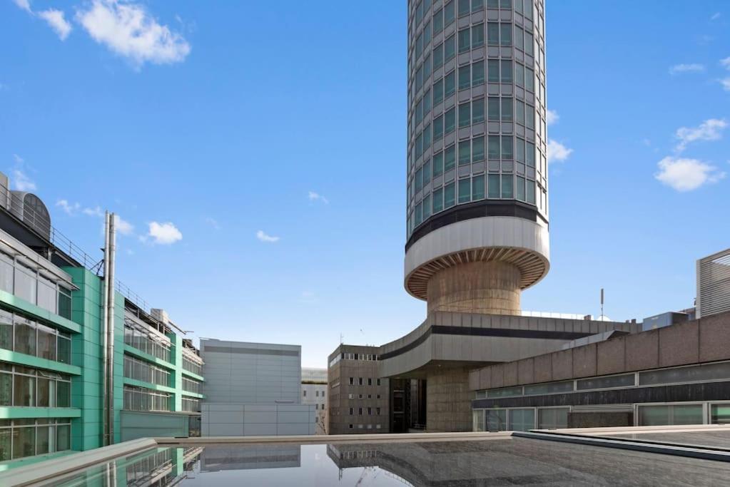 Huge 1 Bed -sleeps 4 De Lux Soho Fitzrovia Leilighet
