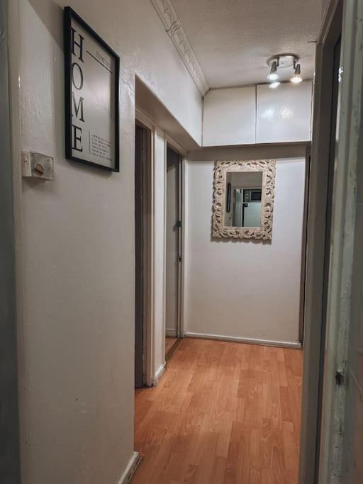 Spacious 3 Bedroom Flat In Stockwell Apartment London