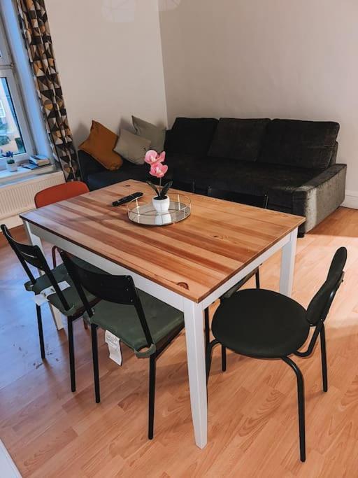 Spacious 3 Bedroom Flat In Stockwell *