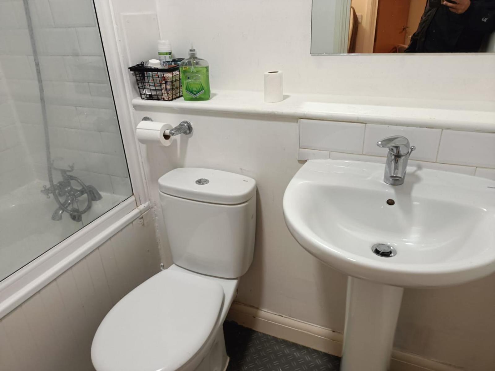 Affordable Double In Near Elephant And Castle Station Guest house London