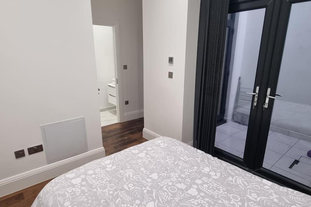 Modern Majesty 3 Bed 3 Bath House In Holiday home