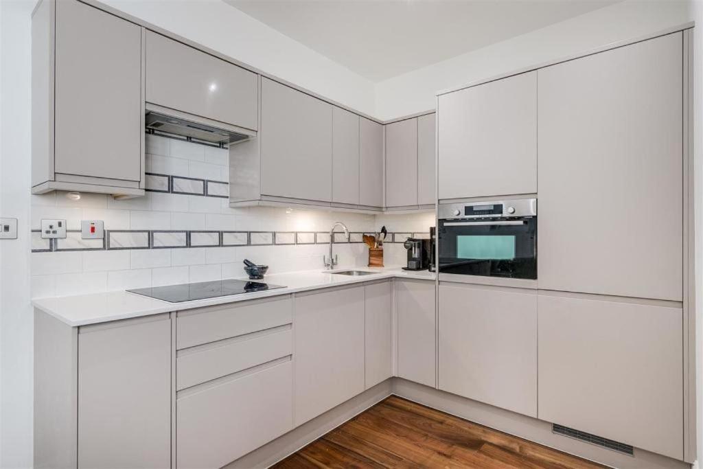 Holiday home Modern Majesty 3 Bed 3 Bath House In
