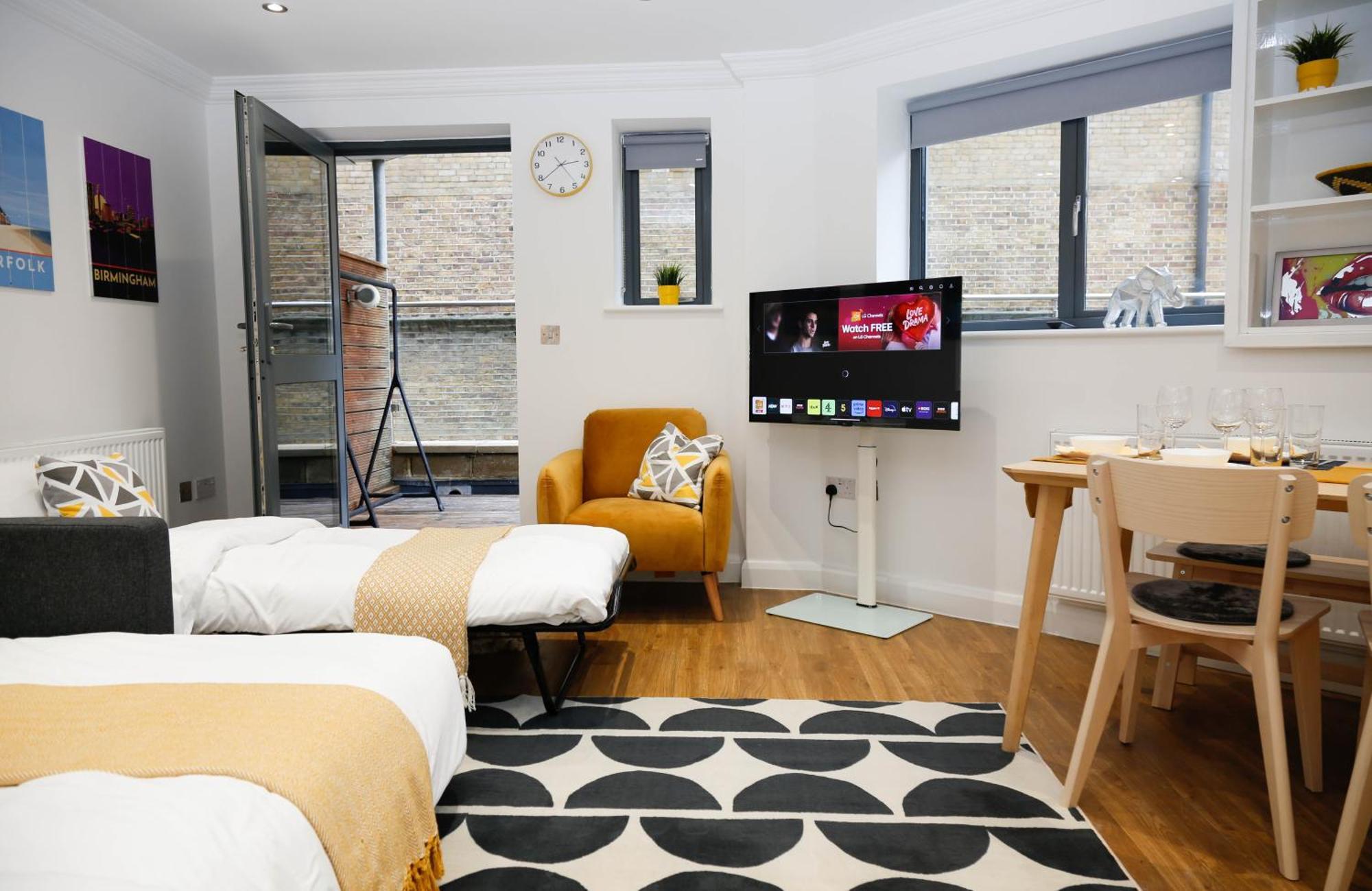 New Luxury In Location Next To Shops, Cafes, Bars & Metro Leilighet London