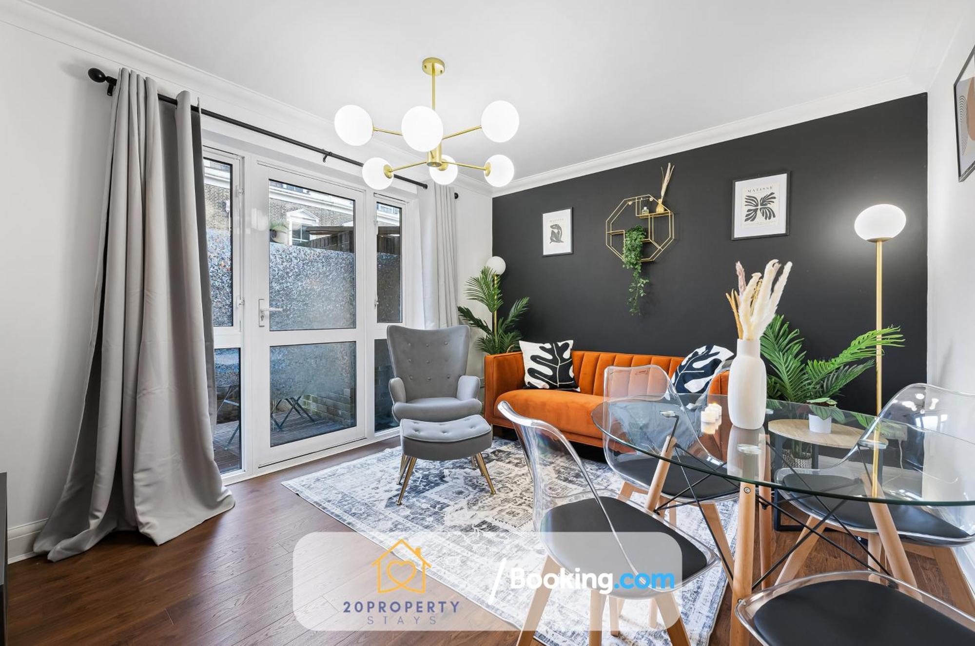 Luxury Long In Bow Road Londen