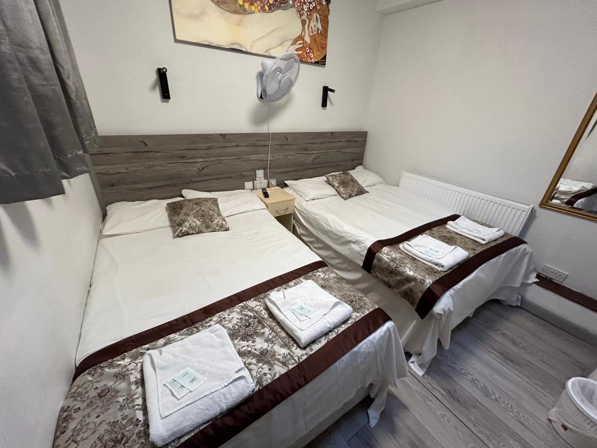 Earls Court 2* London
