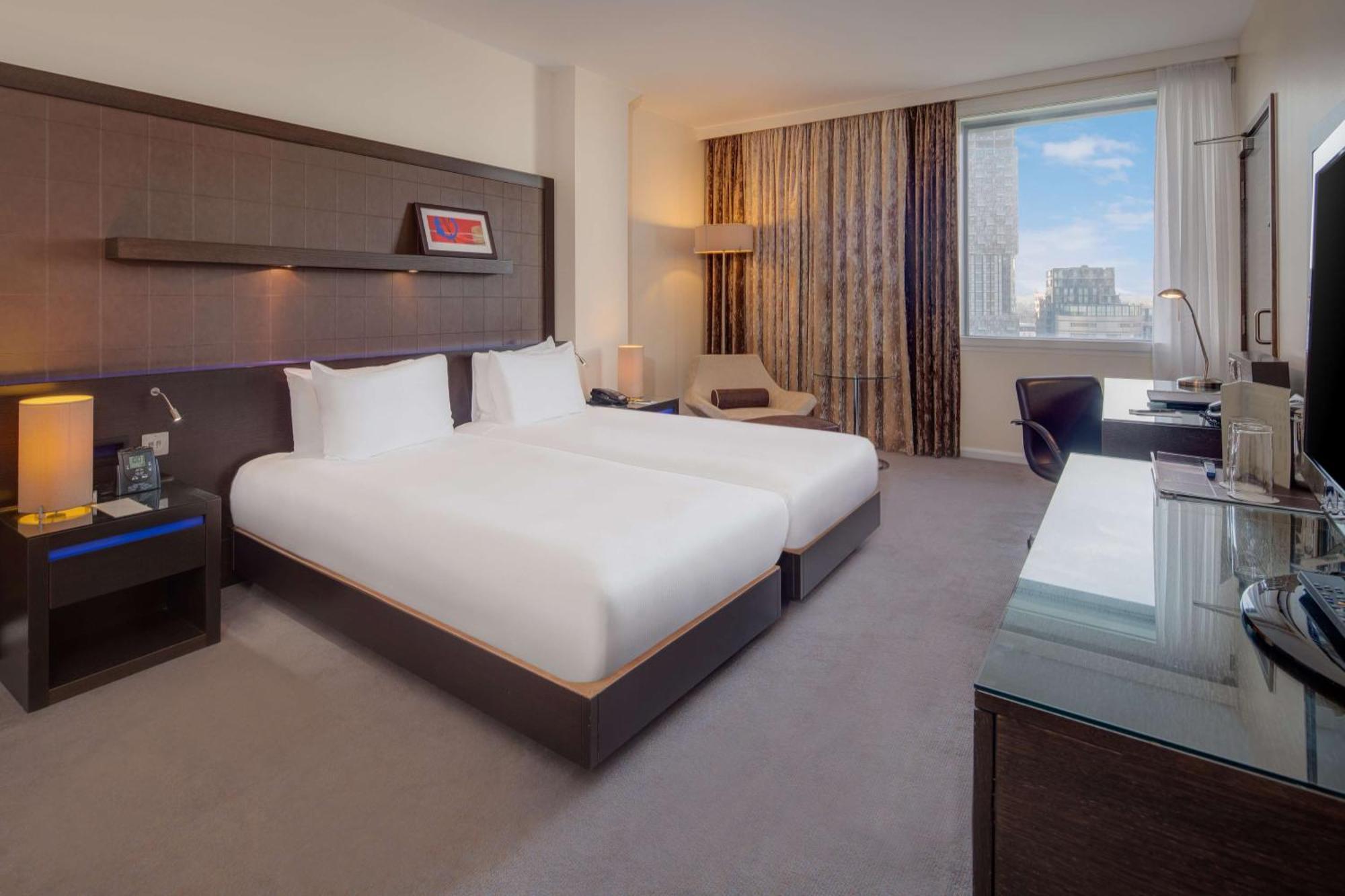 Hotel Hilton Canary Wharf 4*