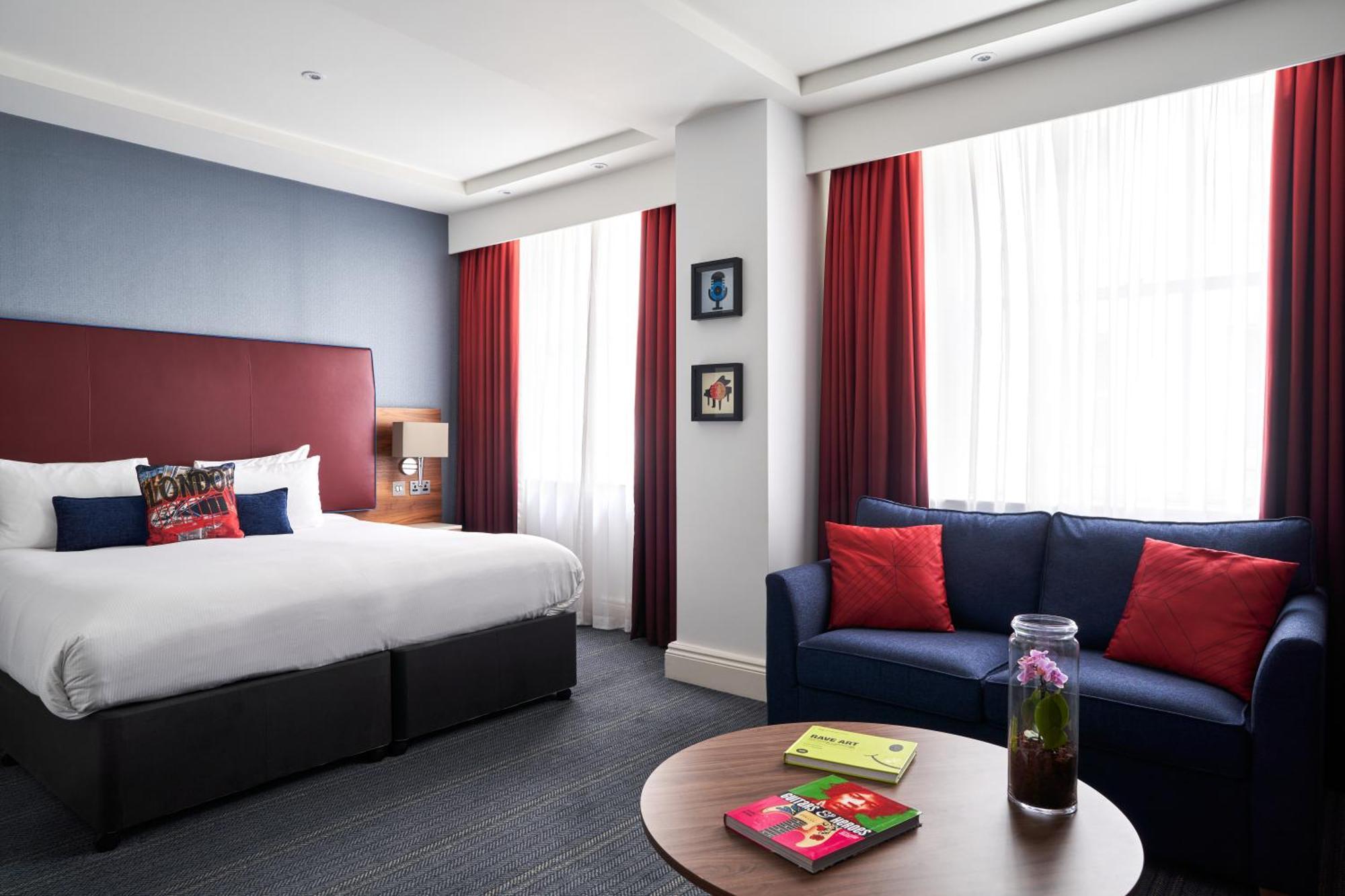 The Cumberland, Hotel