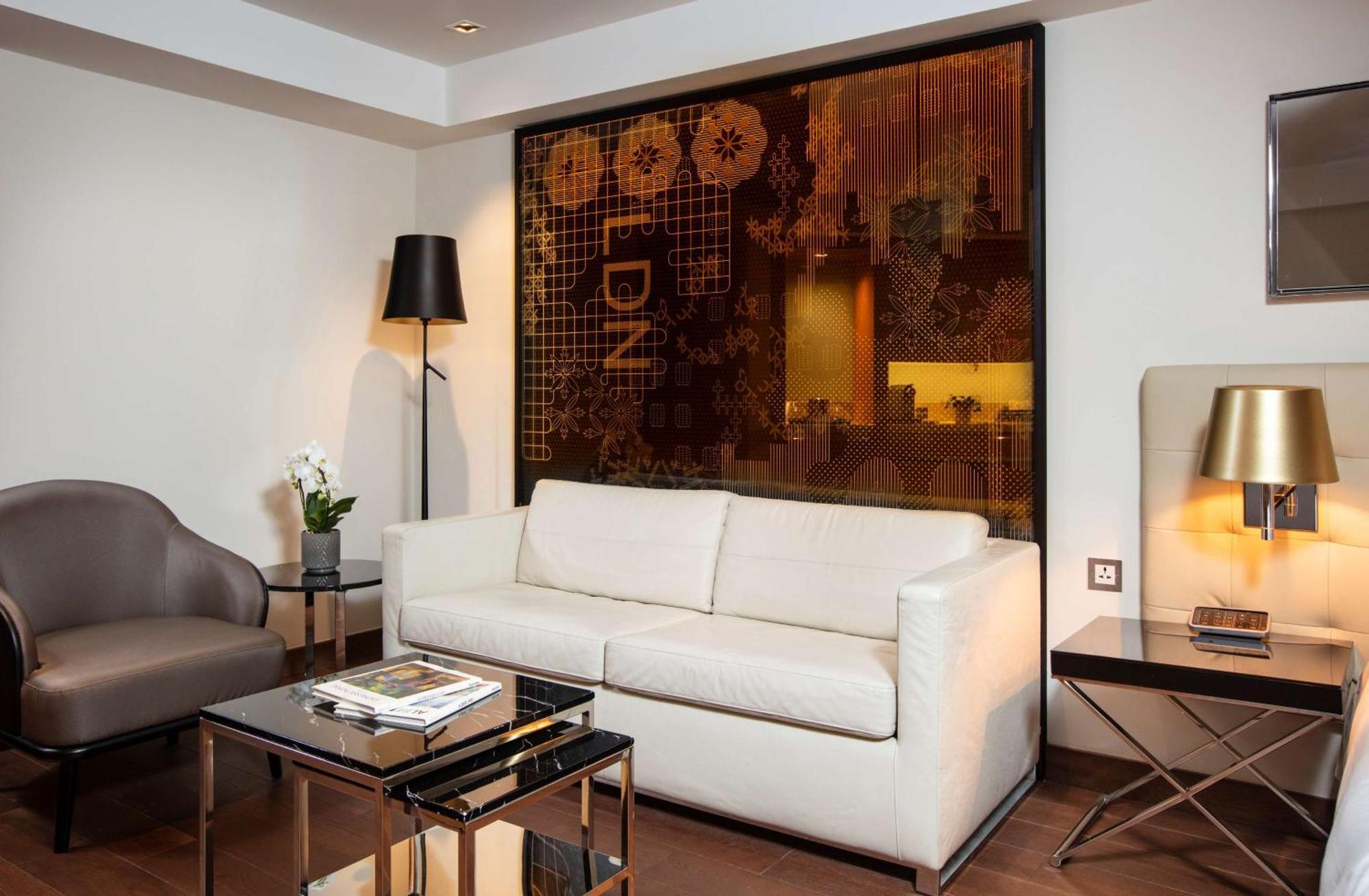 Park Plaza Riverbank Hotel