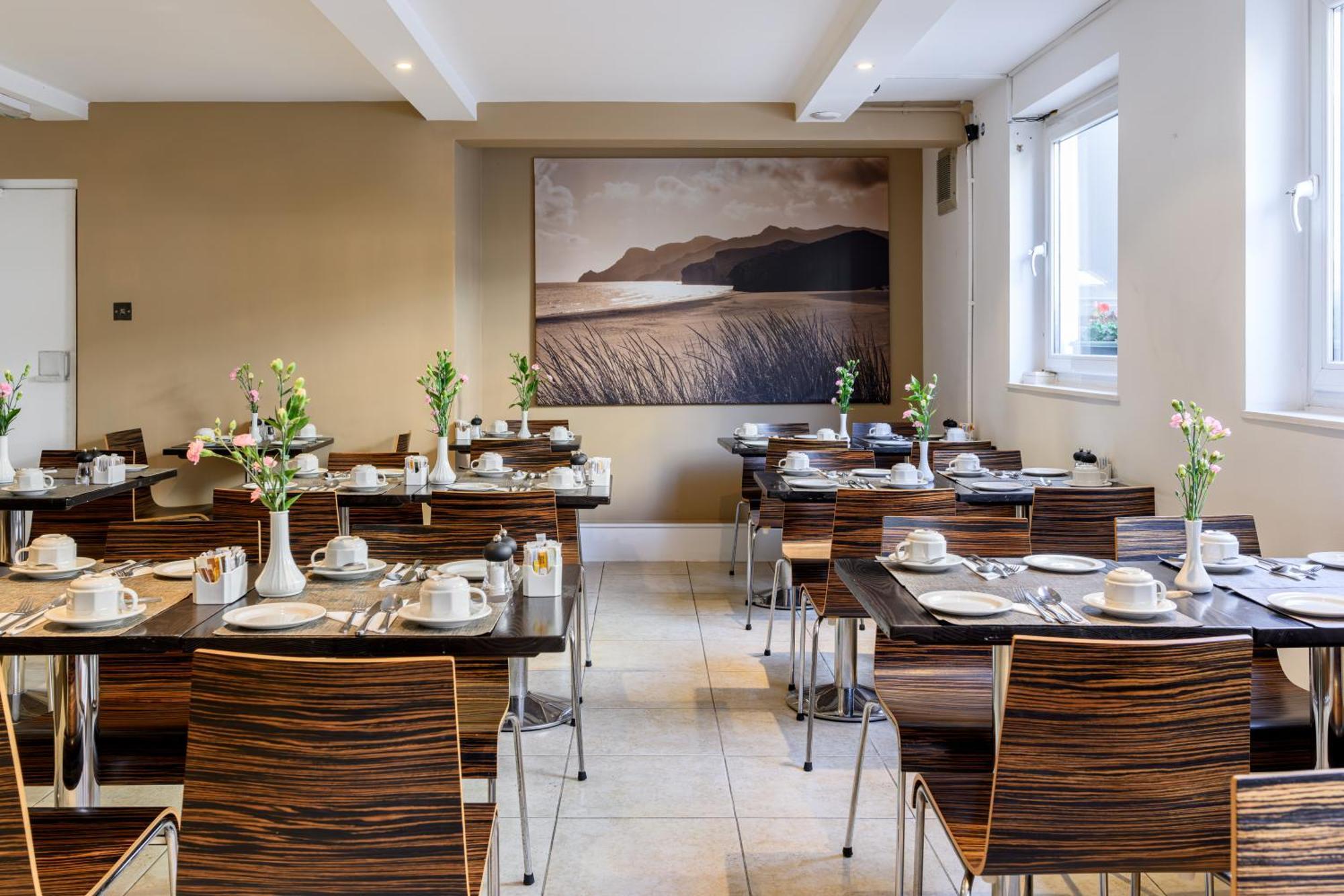 Kensington Court - Earls Court
