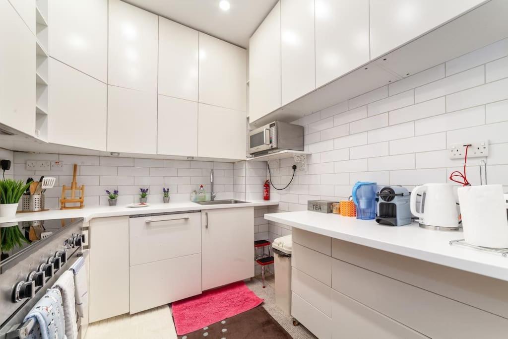 Modern 1-bed With 3 Minute Walk To Tube Station. * Londres