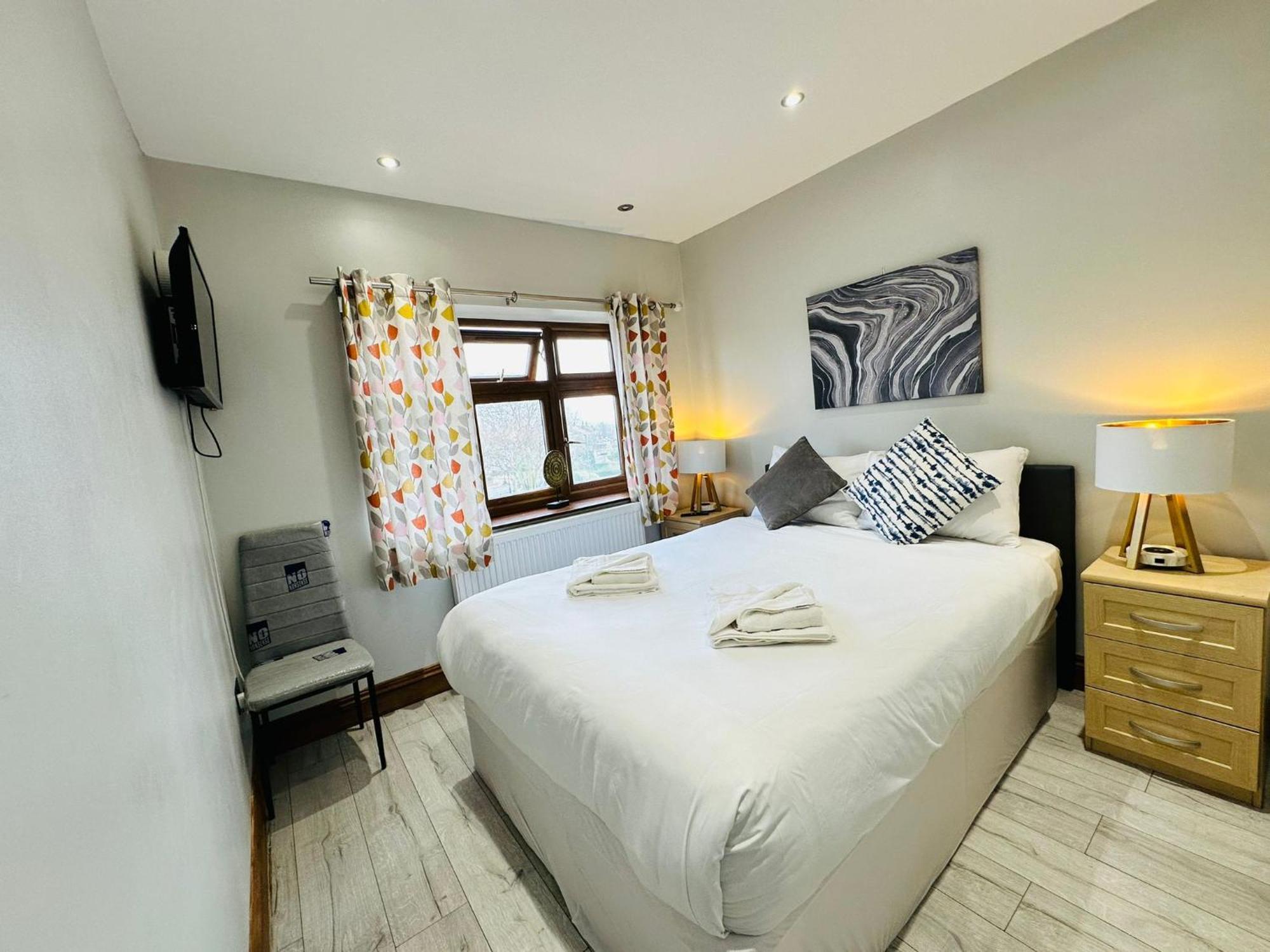Spacious 6 Bed In Wembly, Londres