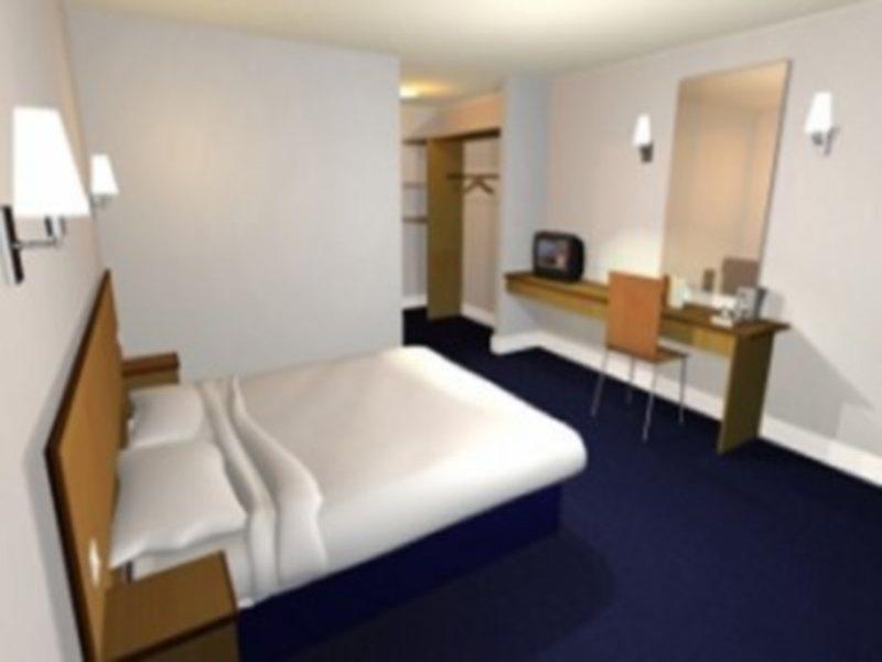Travelodge Docklands 3* London