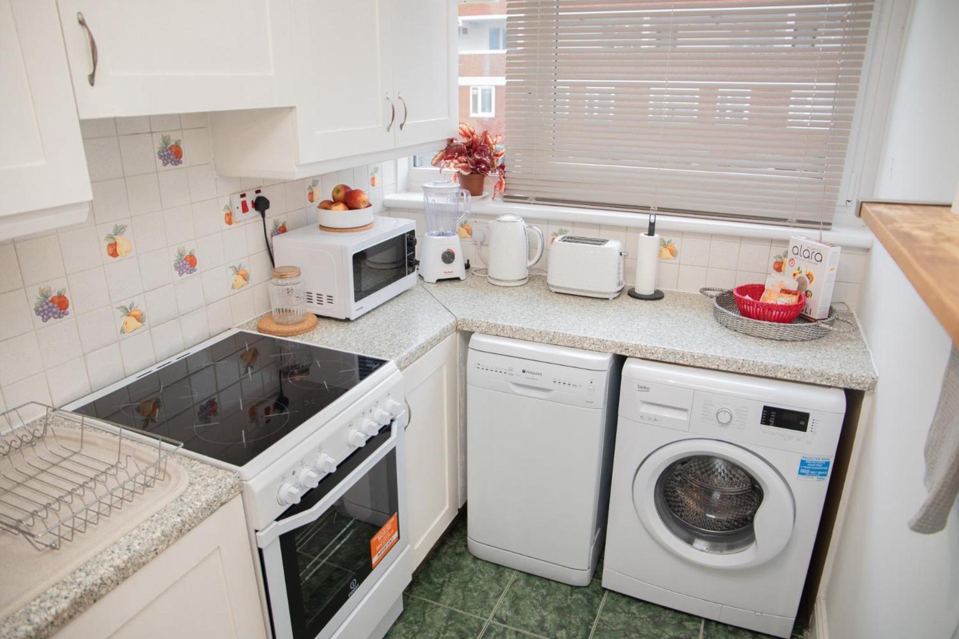 Bright And Spacious One Bedroom Apartment, Free Parking London