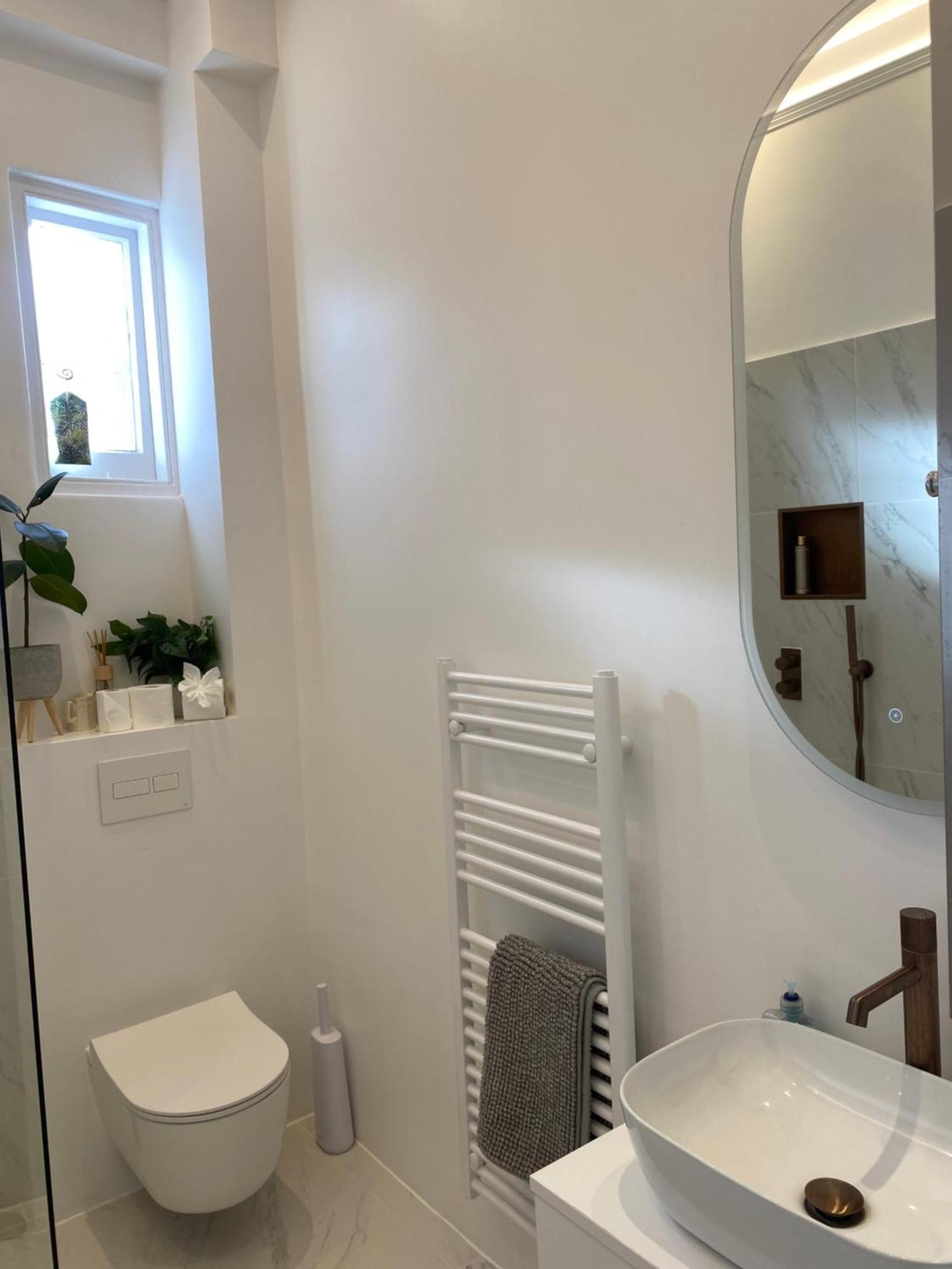 Apartment Interior Designed Flat Near Kew Botanical Gardens *